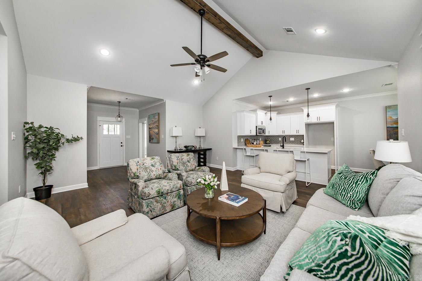 912 E Dell Vista Cove