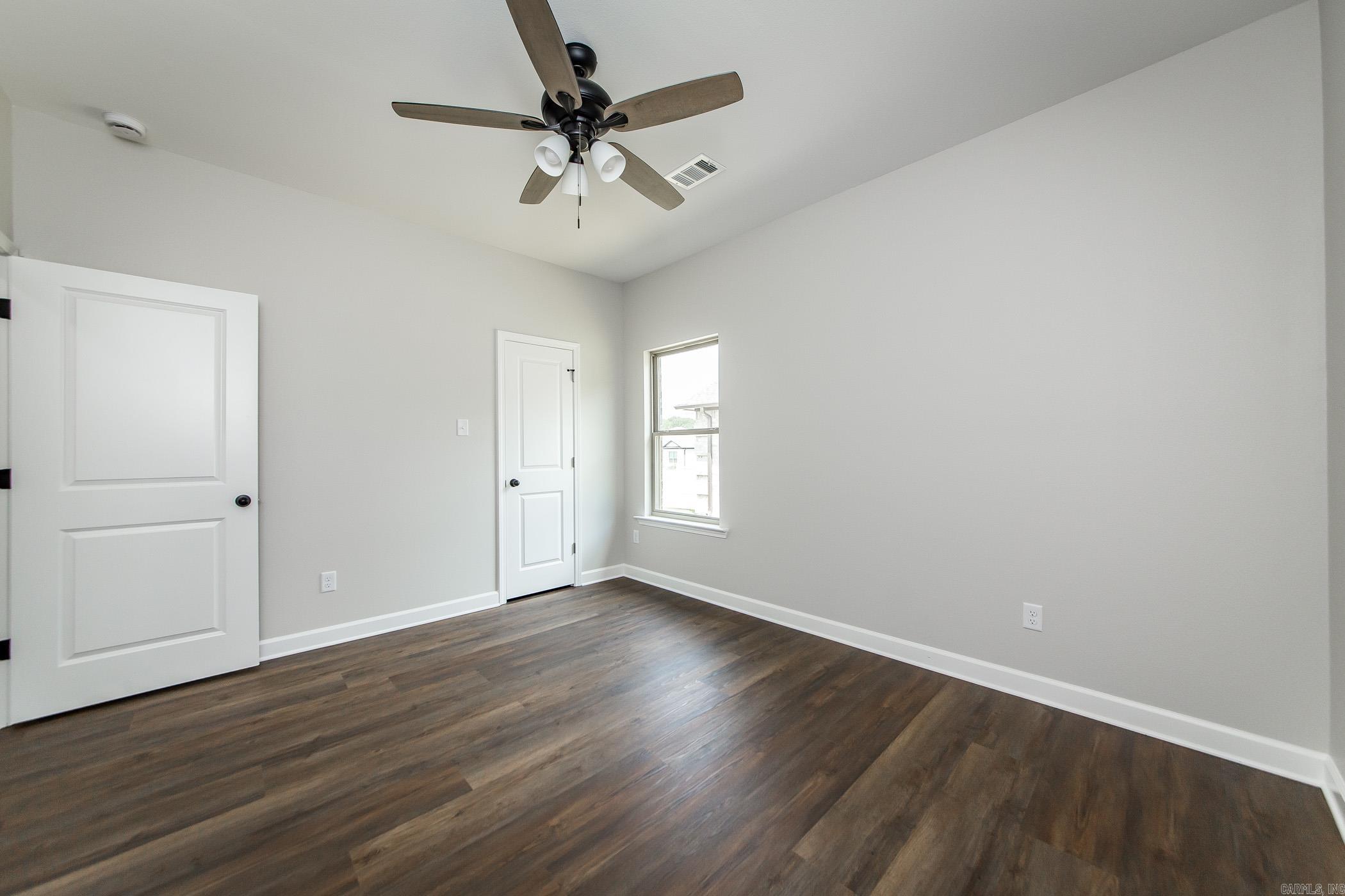 912 E Dell Vista Cove