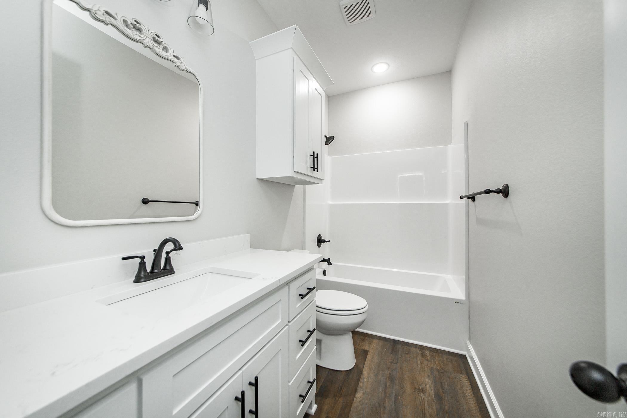 912 E Dell Vista Cove