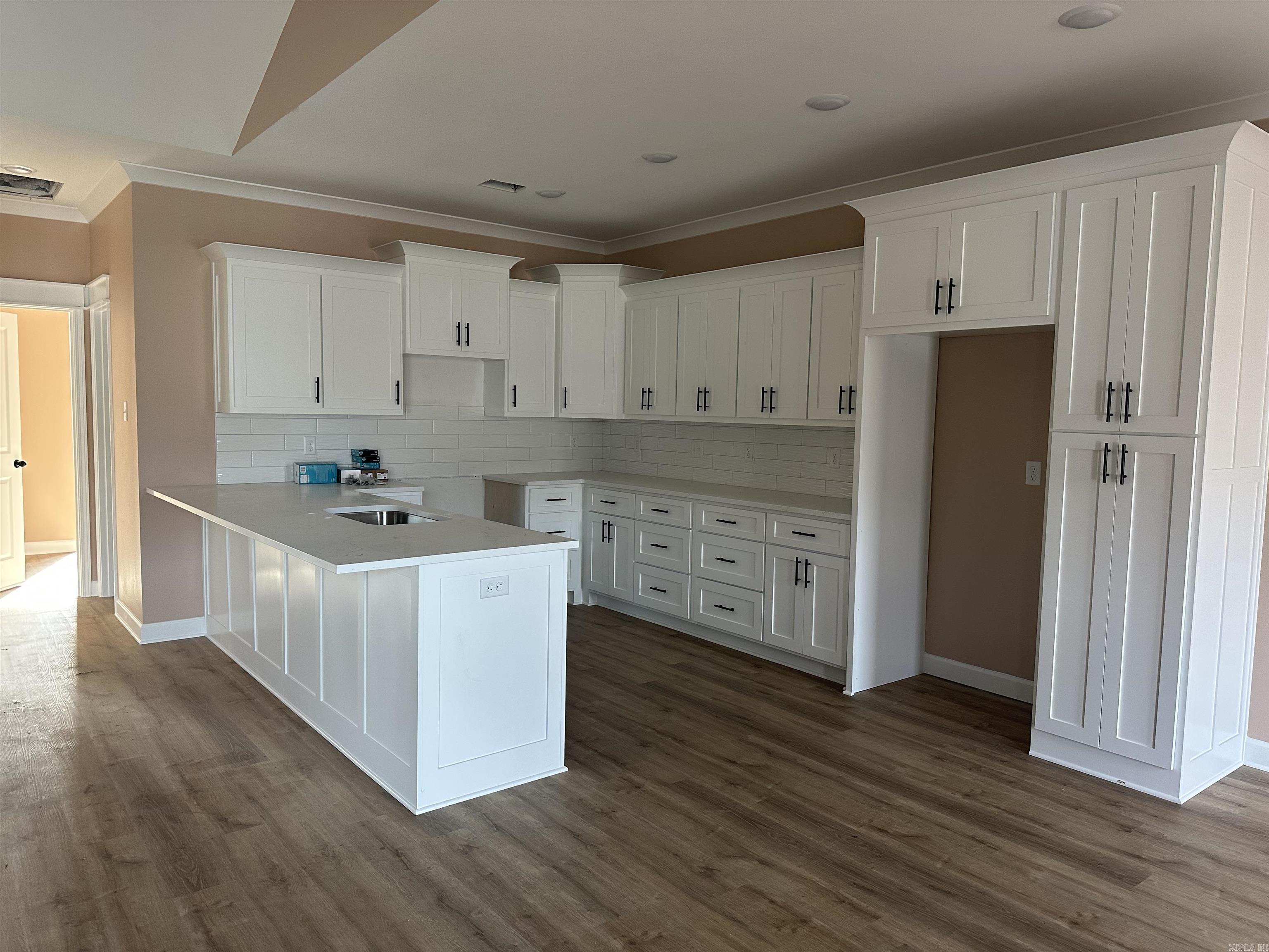 912 W Dell Vista Cove