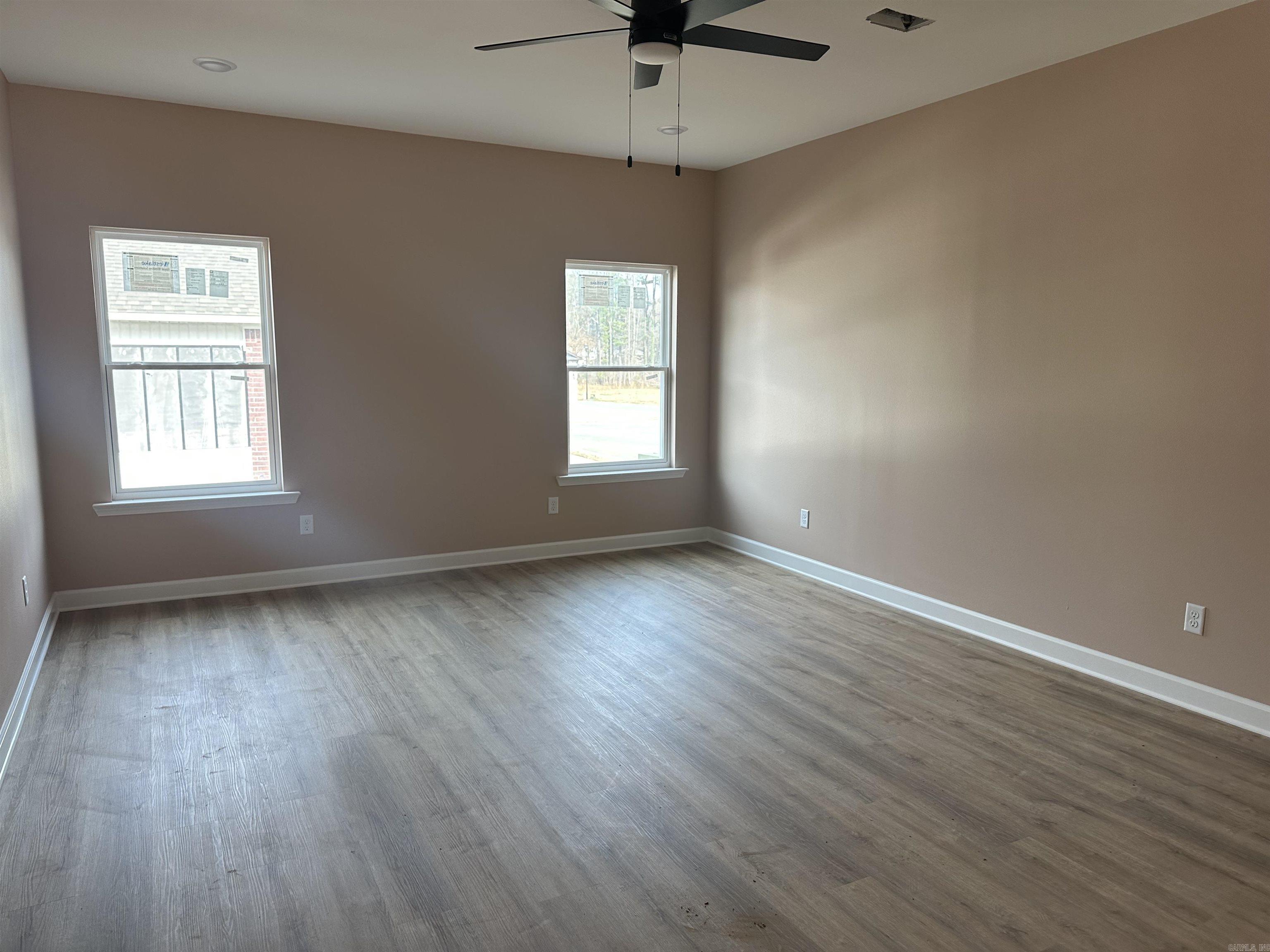 912 W Dell Vista Cove