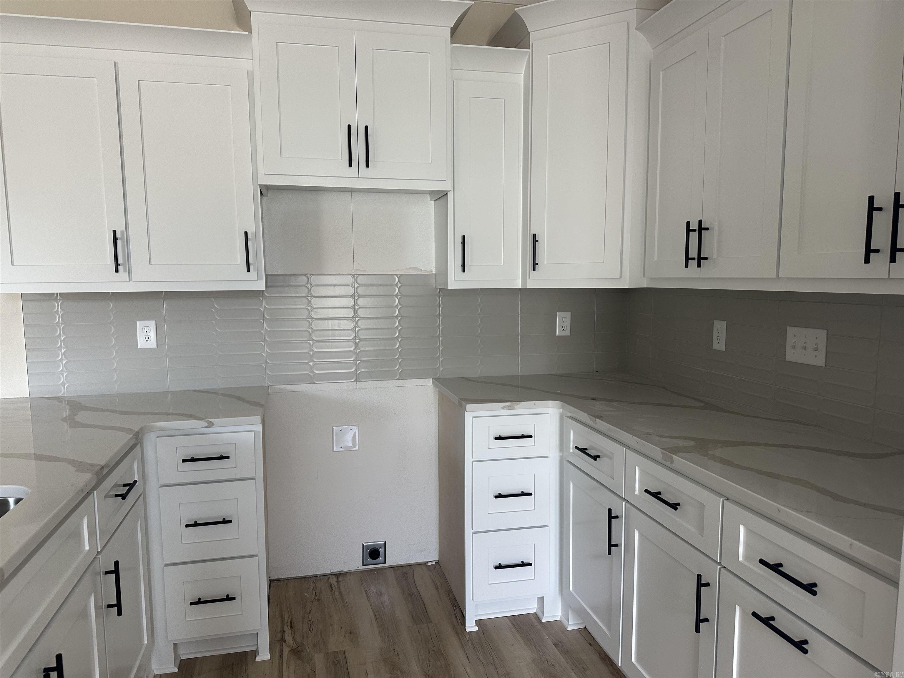 914 W Dell Vista Cove