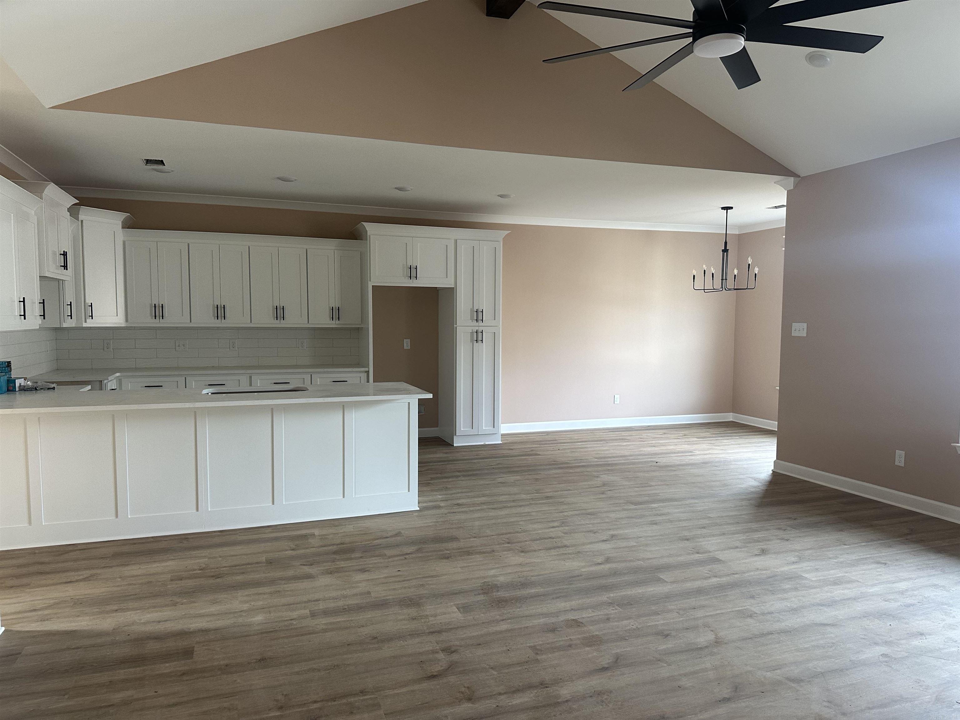 912 W Dell Vista Cove