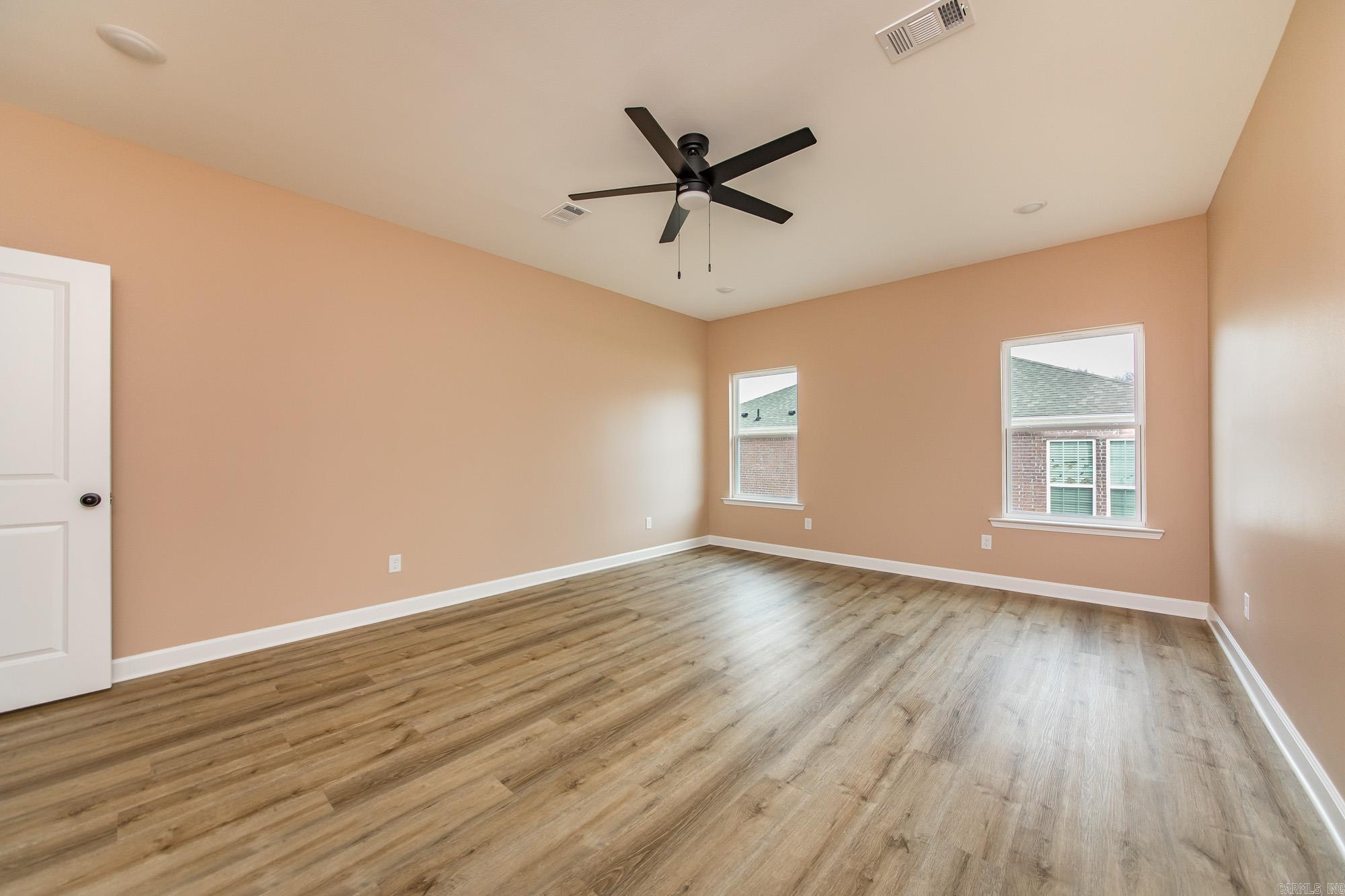 912 W Dell Vista Cove