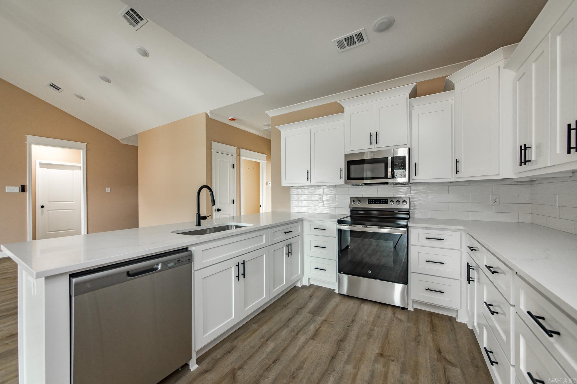 912 W Dell Vista Cove