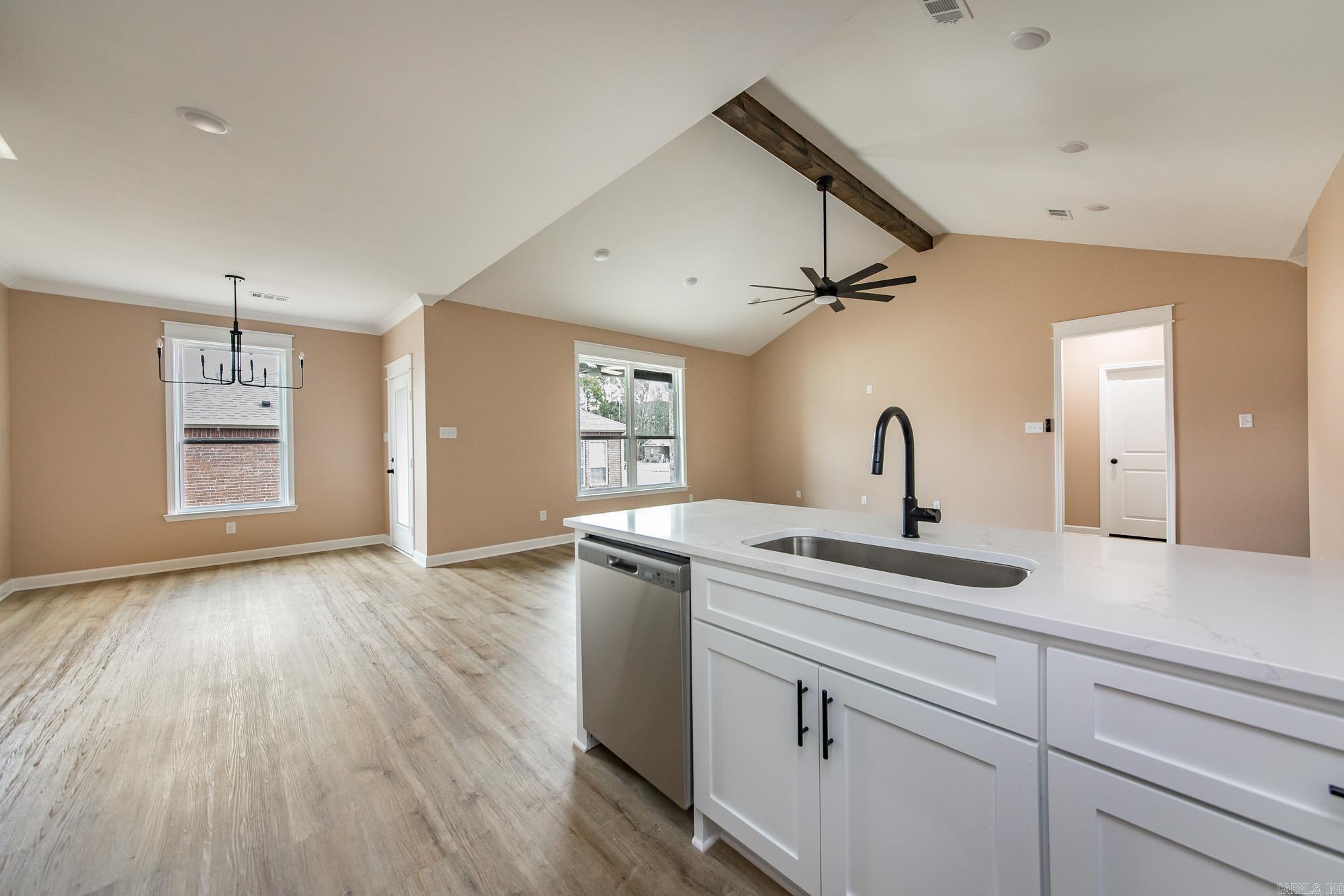 912 W Dell Vista Cove