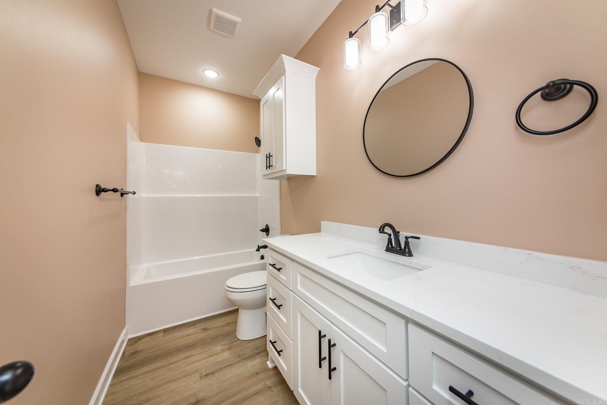 912 W Dell Vista Cove