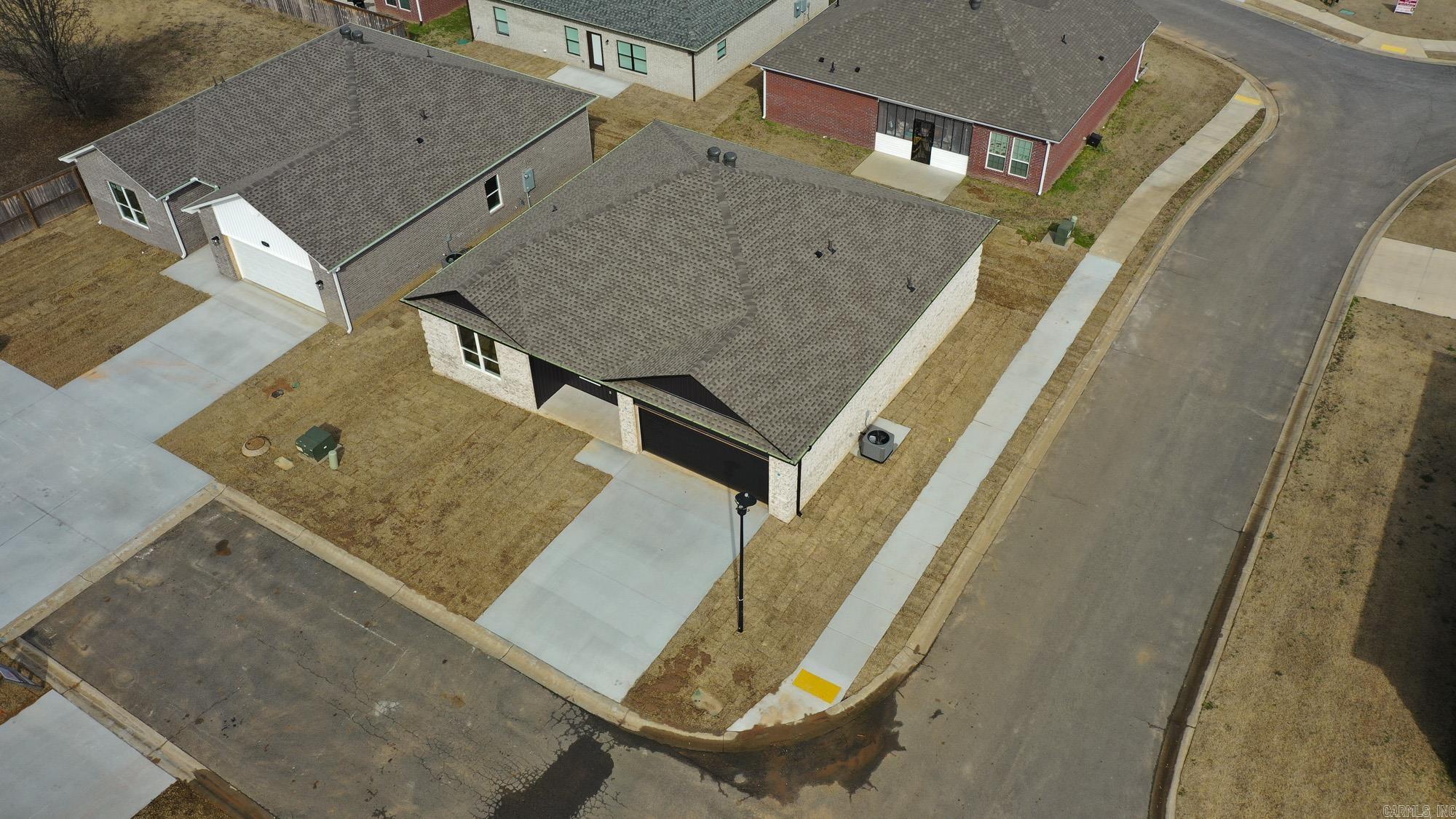 912 W Dell Vista Cove