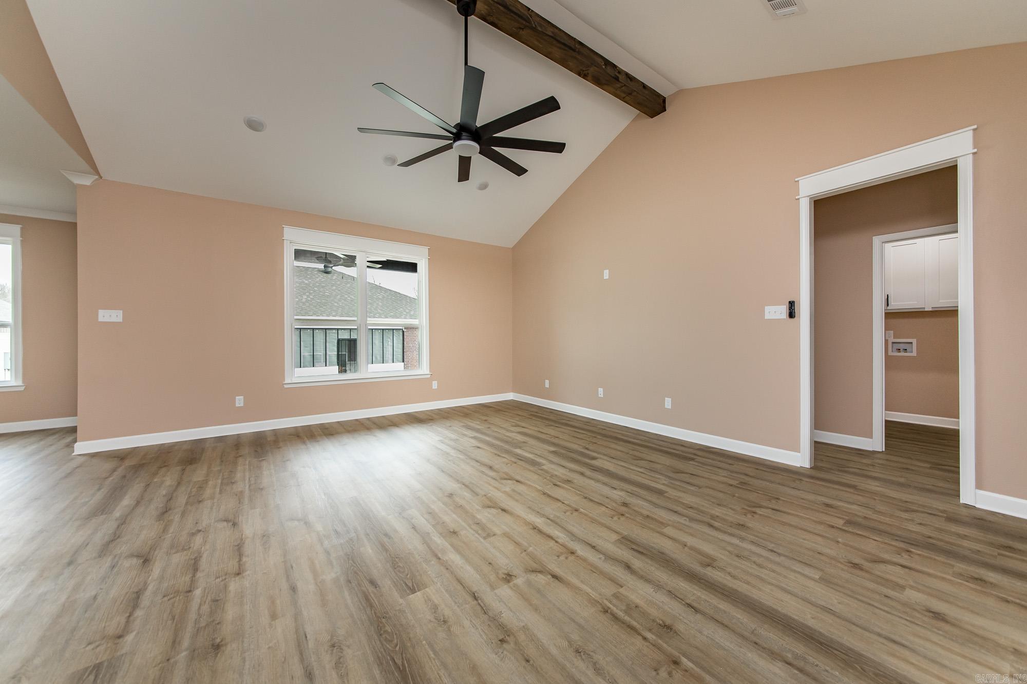 912 W Dell Vista Cove