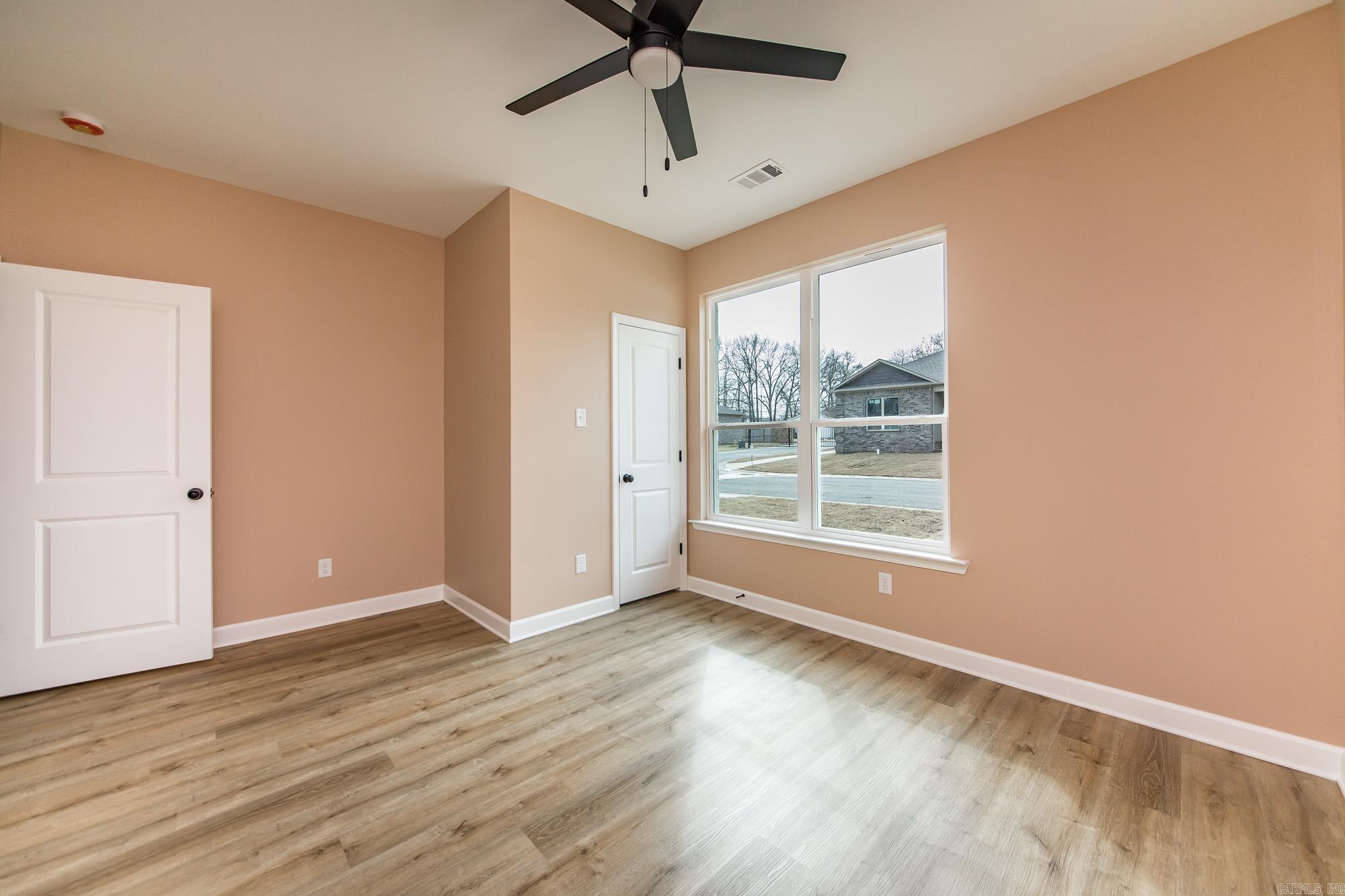 912 W Dell Vista Cove