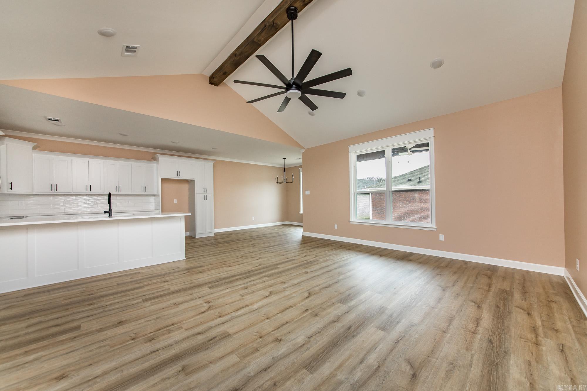 912 W Dell Vista Cove