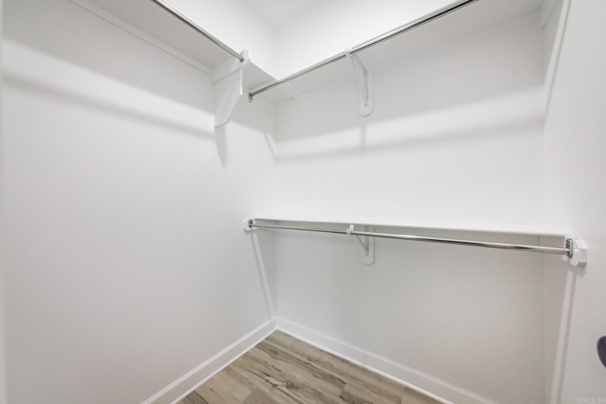 914 W Dell Vista Cove