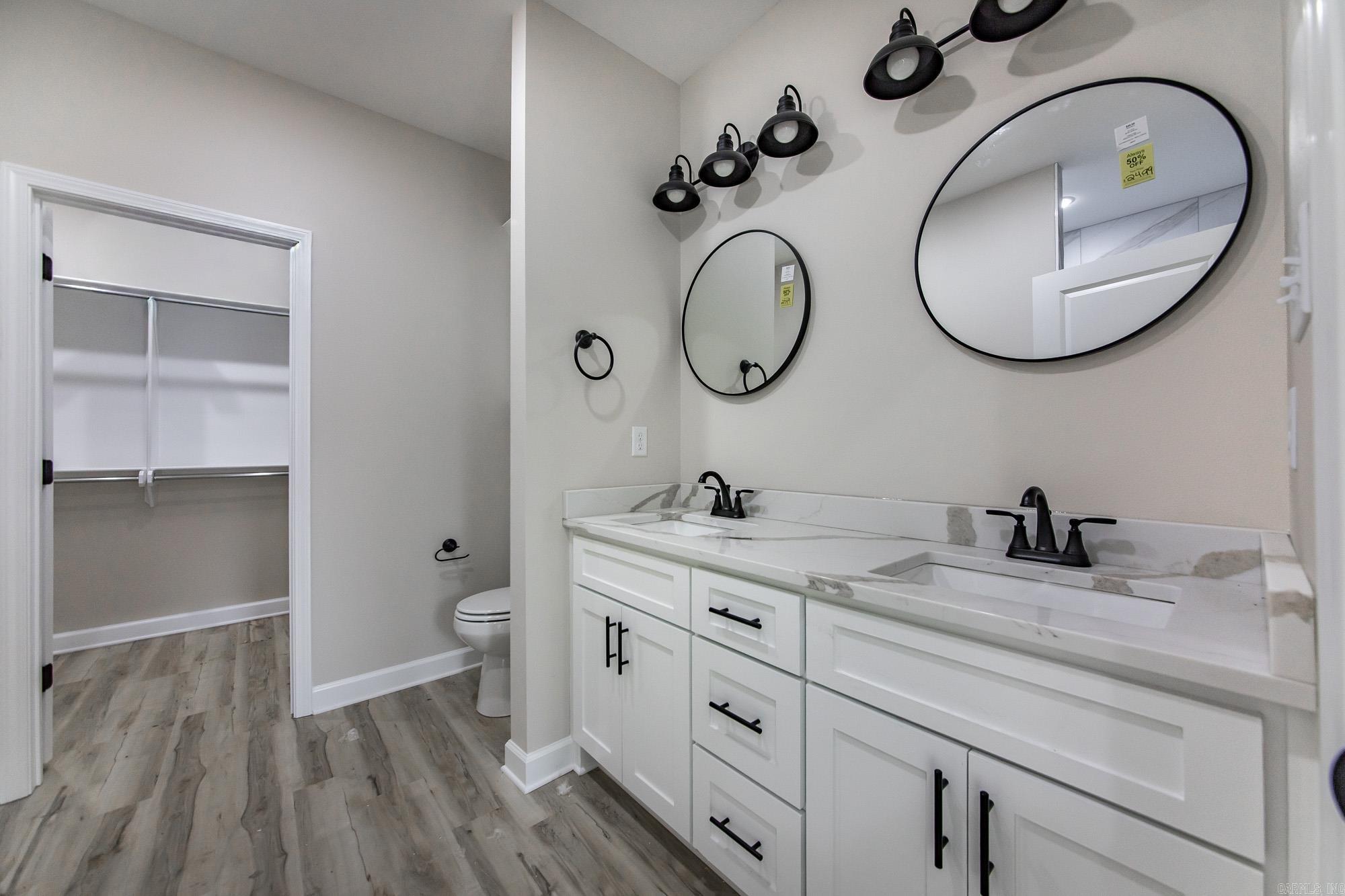 914 W Dell Vista Cove