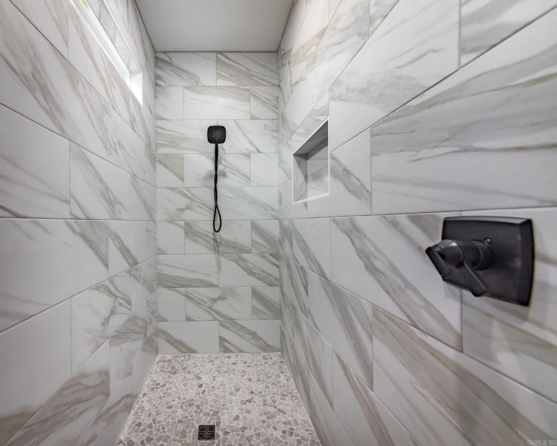 914 W Dell Vista Cove