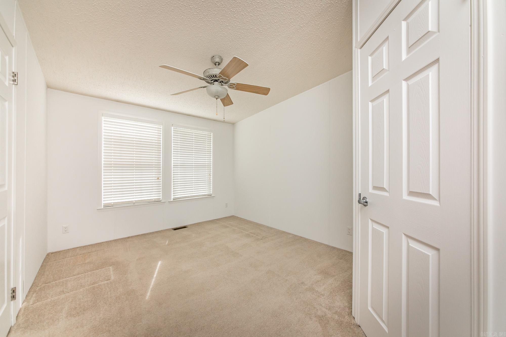 103 N Skyview Circle
