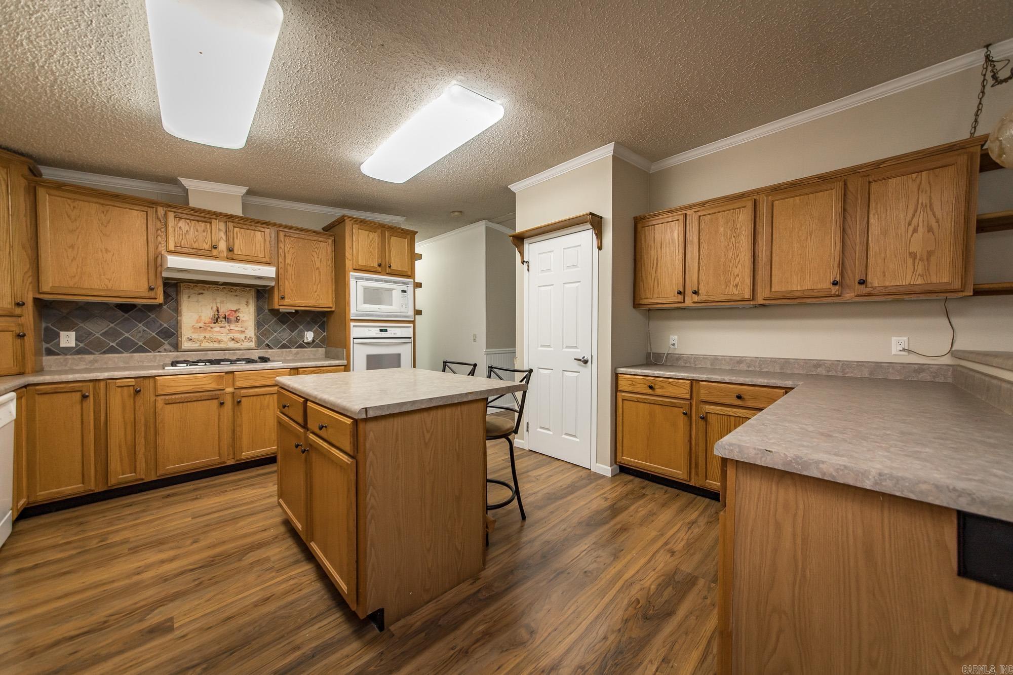 103 N Skyview Circle