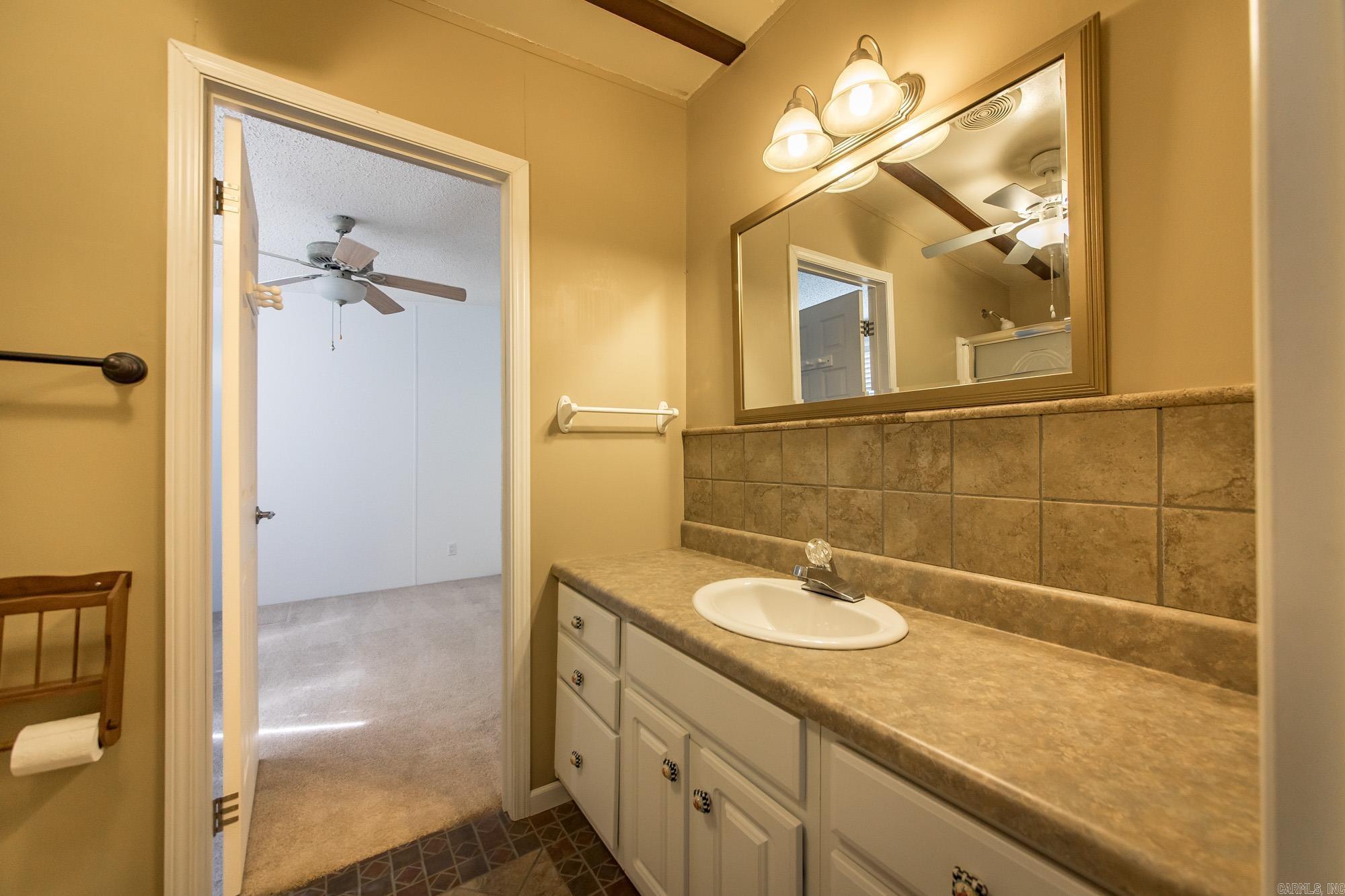 103 N Skyview Circle