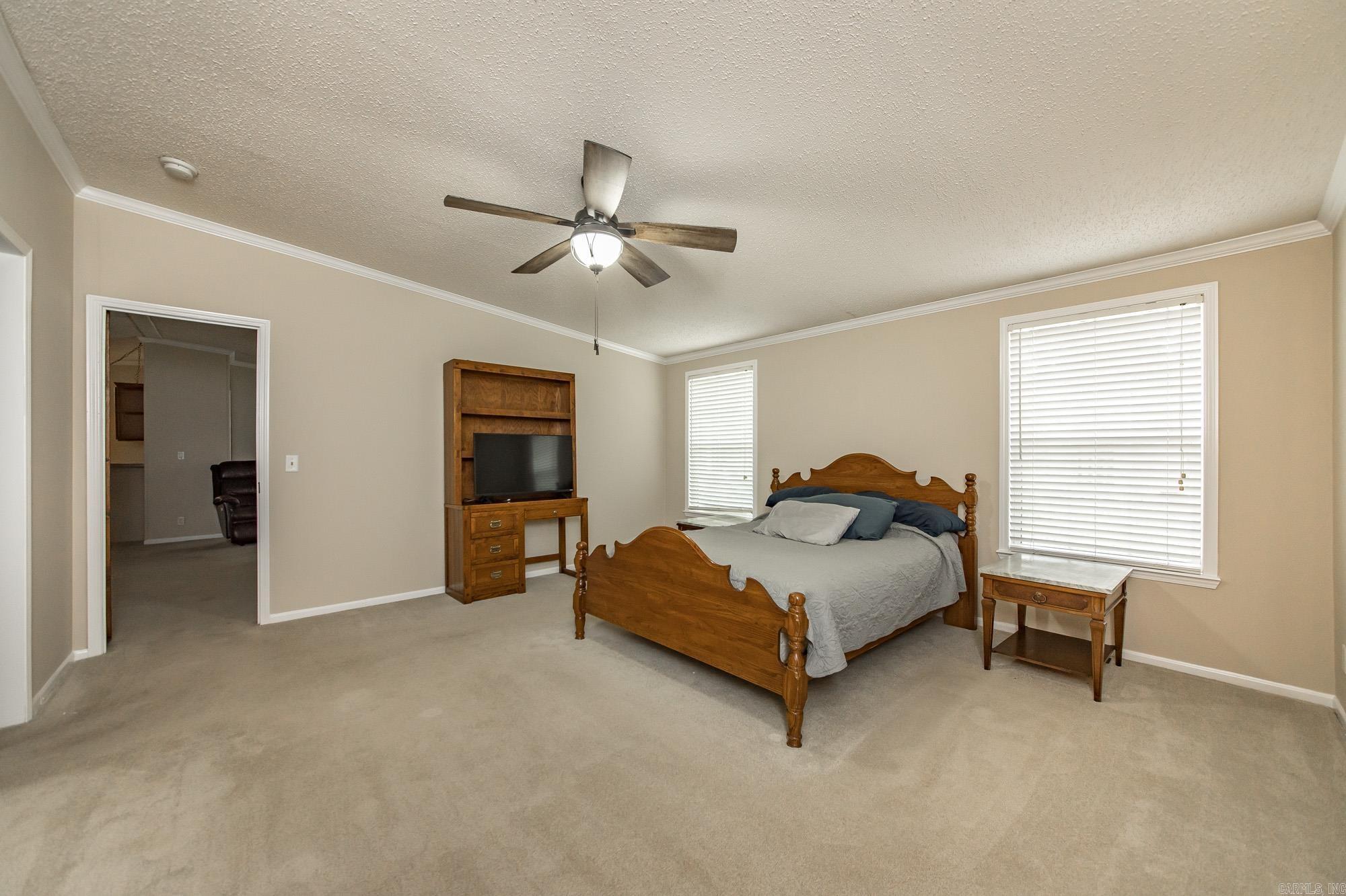 103 N Skyview Circle