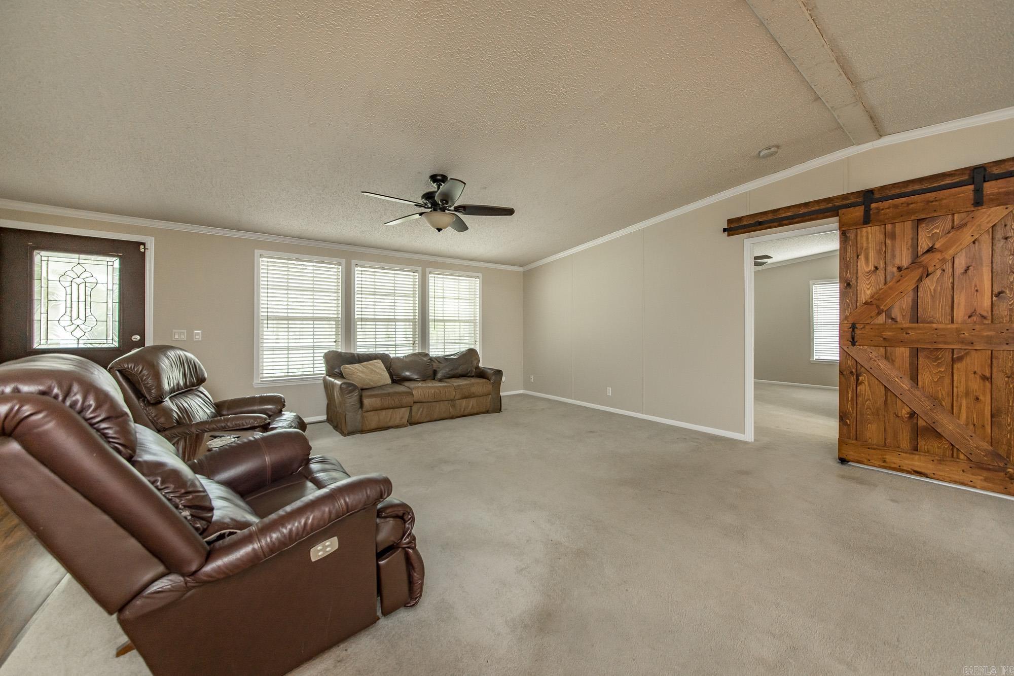 103 N Skyview Circle