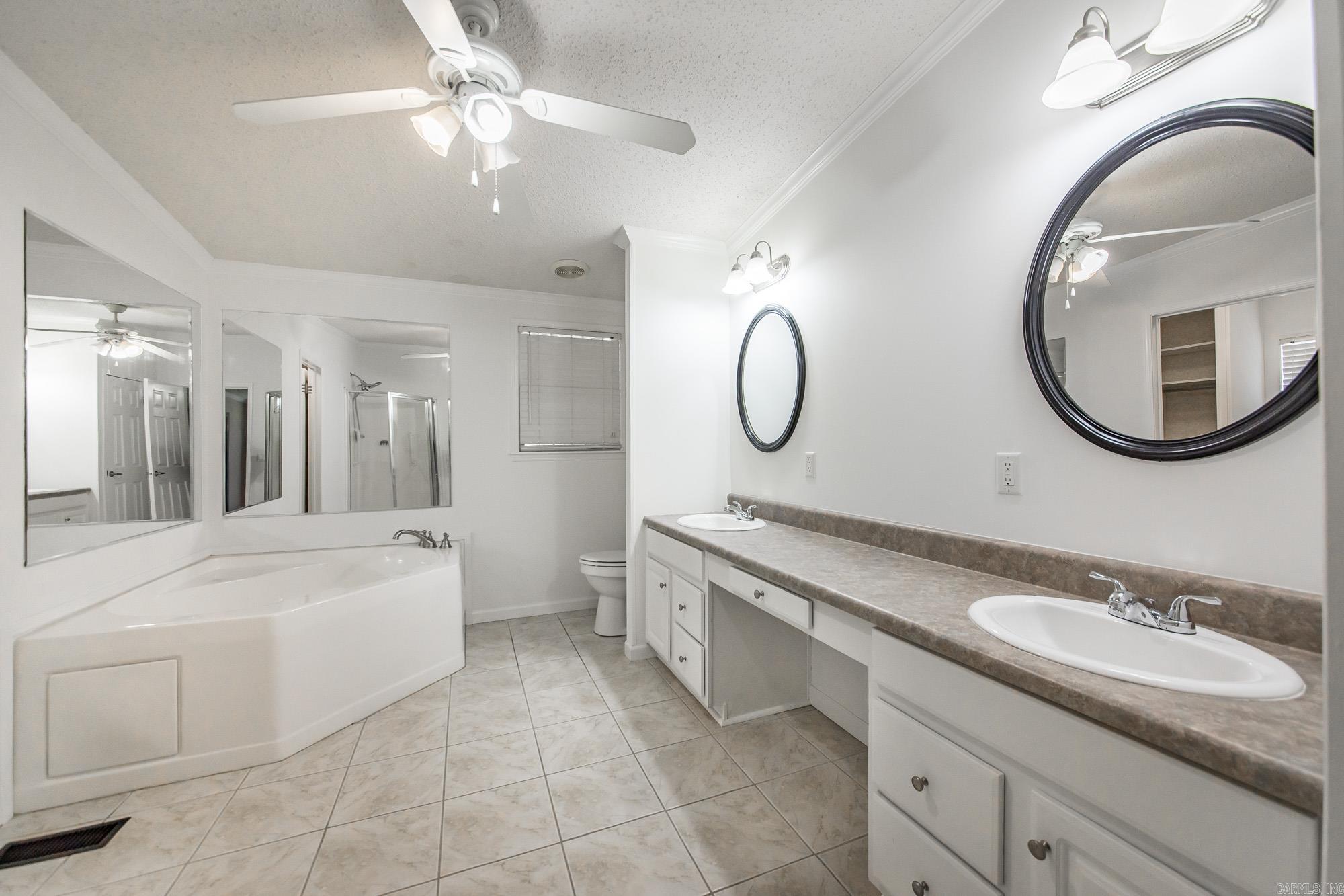 103 N Skyview Circle