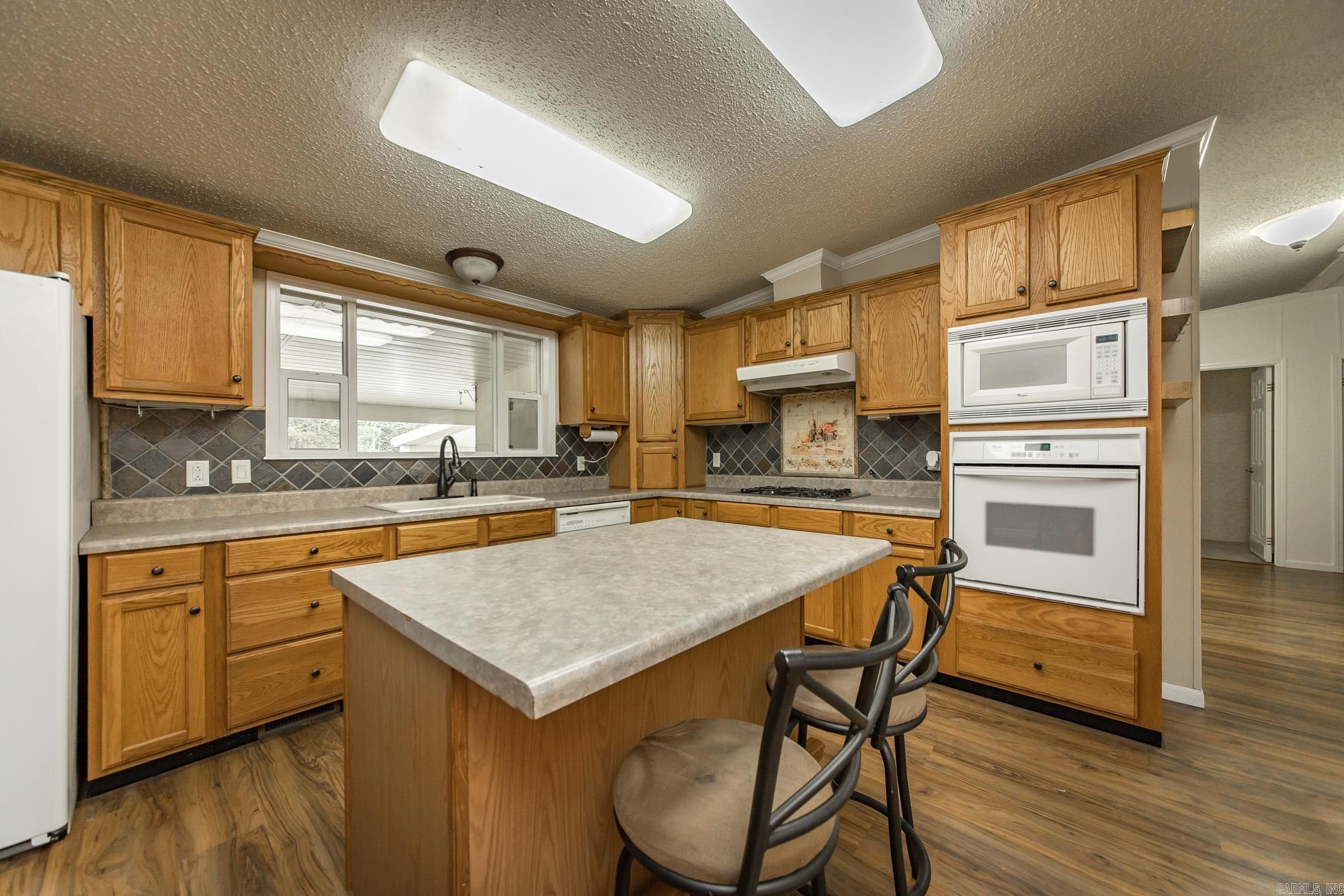 103 N Skyview Circle