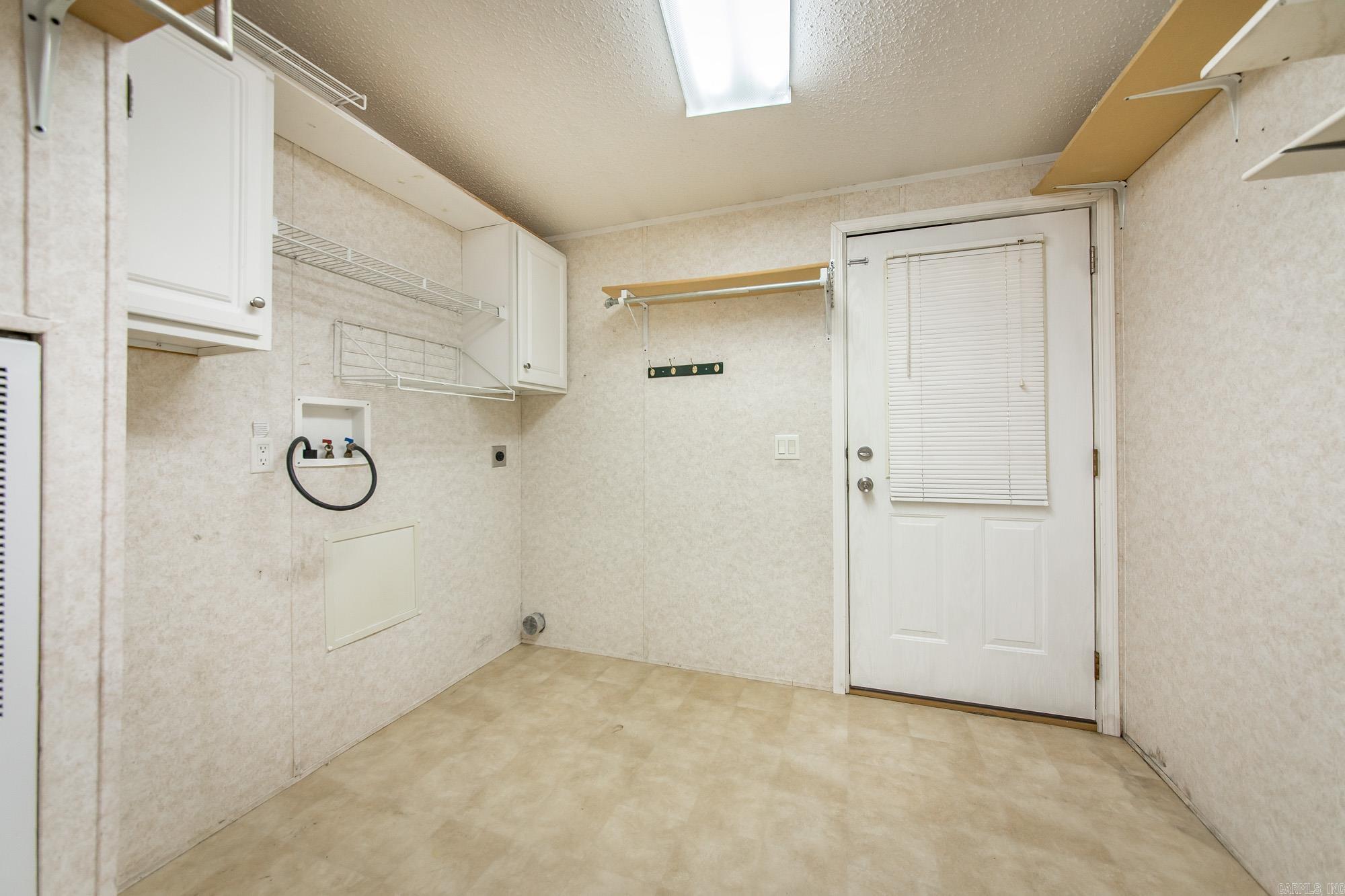 103 N Skyview Circle