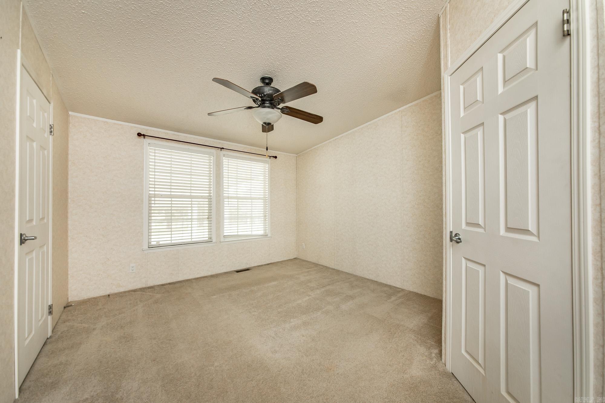 103 N Skyview Circle