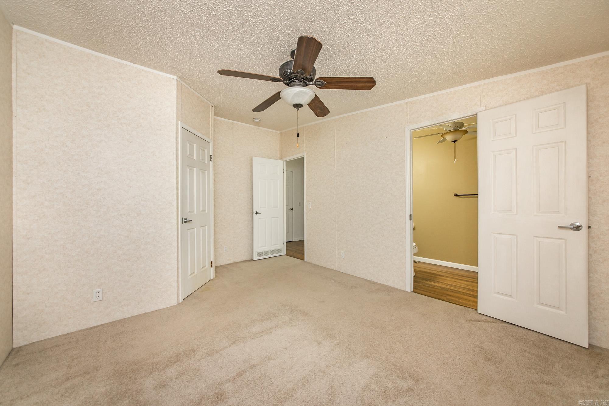 103 N Skyview Circle