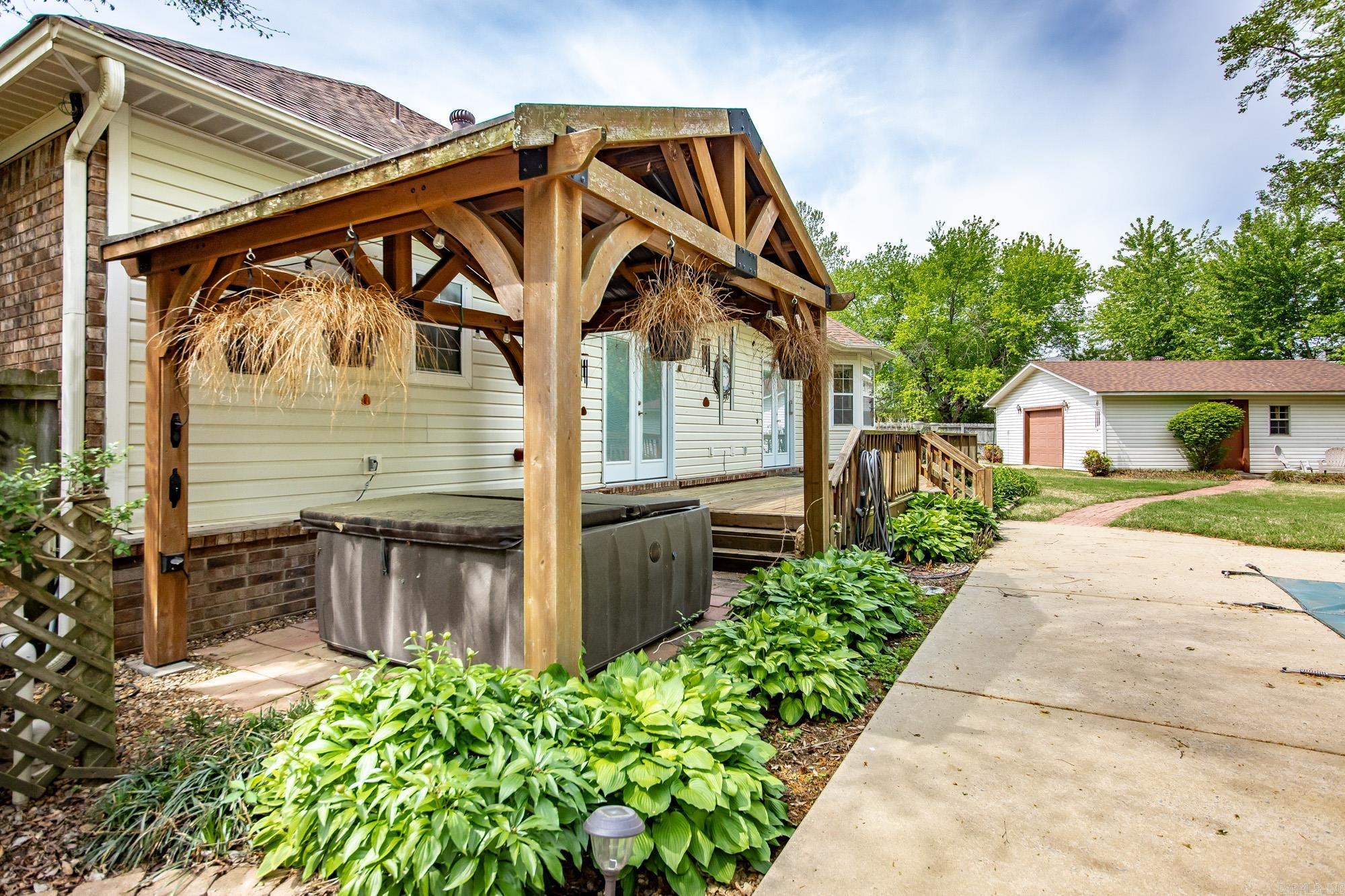 44 Glendale Drive