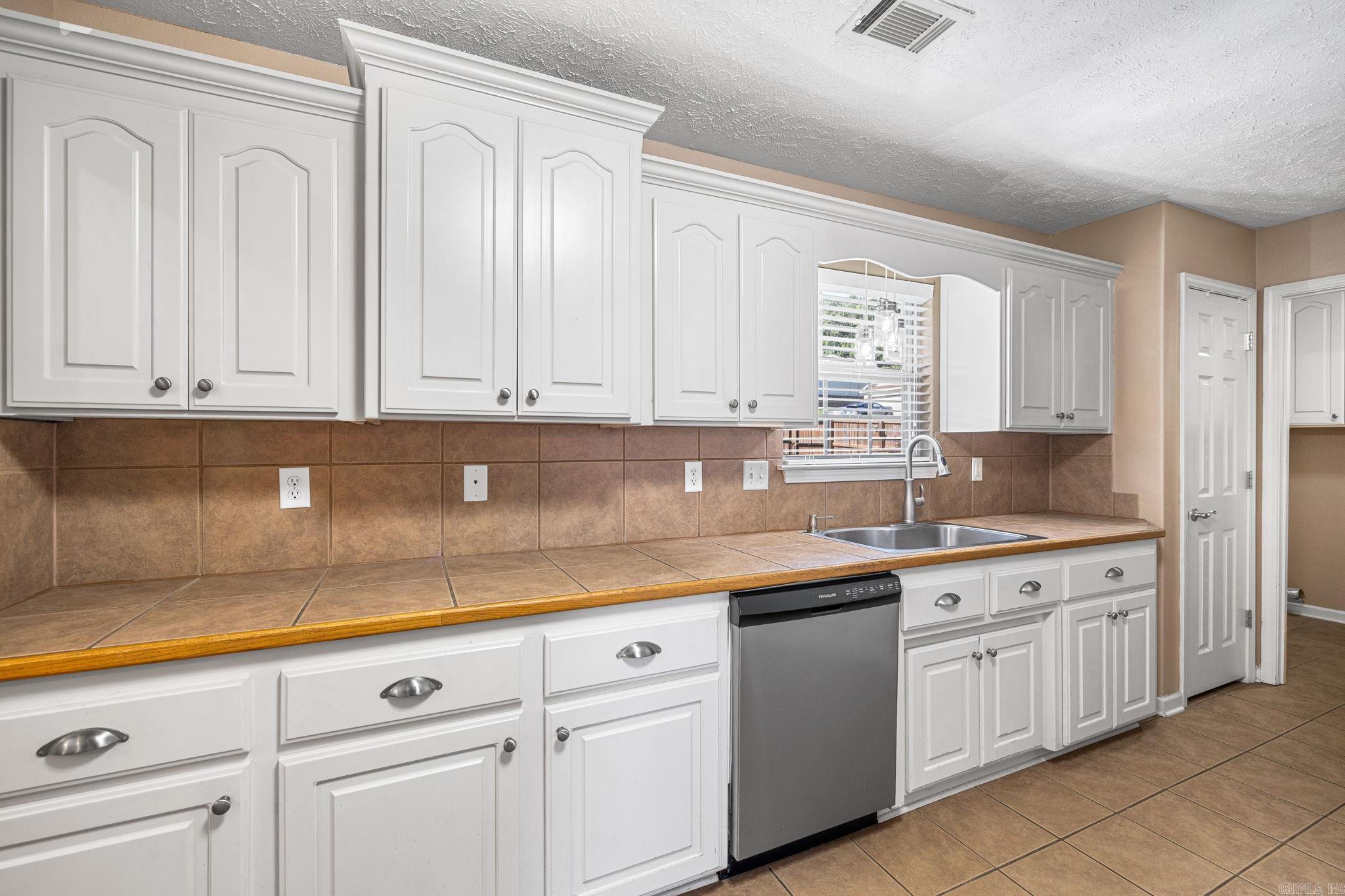 305 Weathering Lane