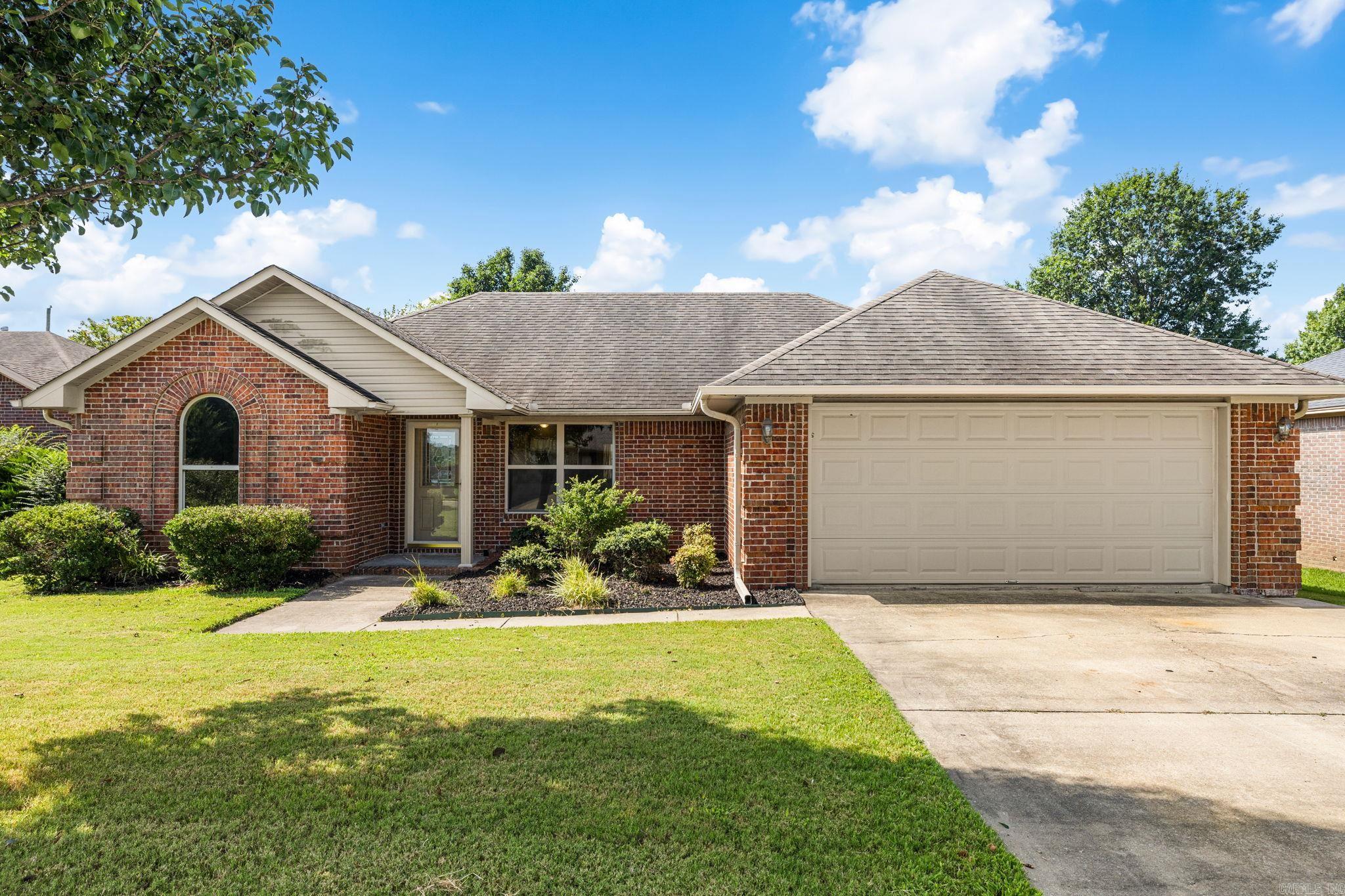 913 Mesquite Trail