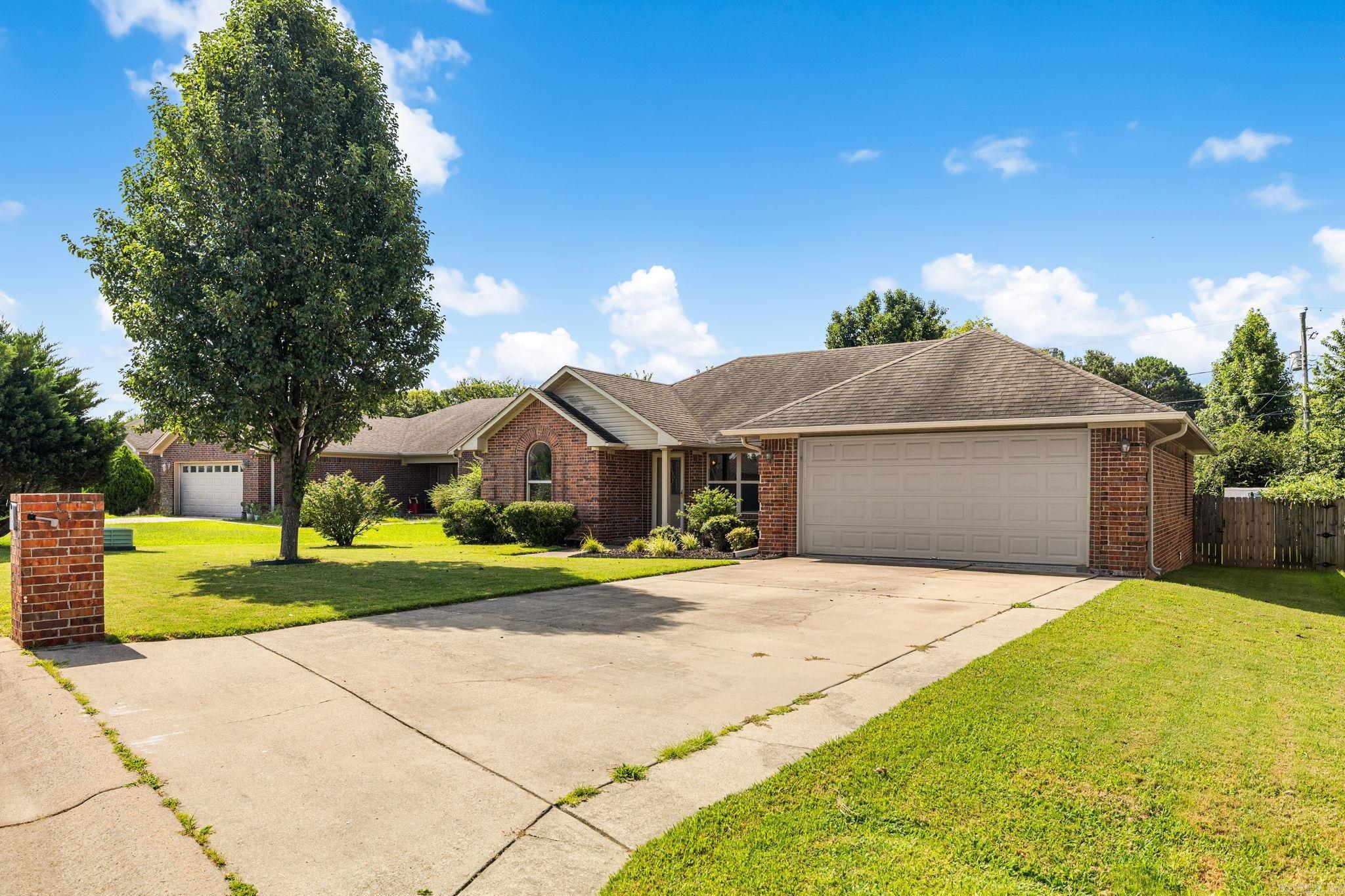913 Mesquite Trail