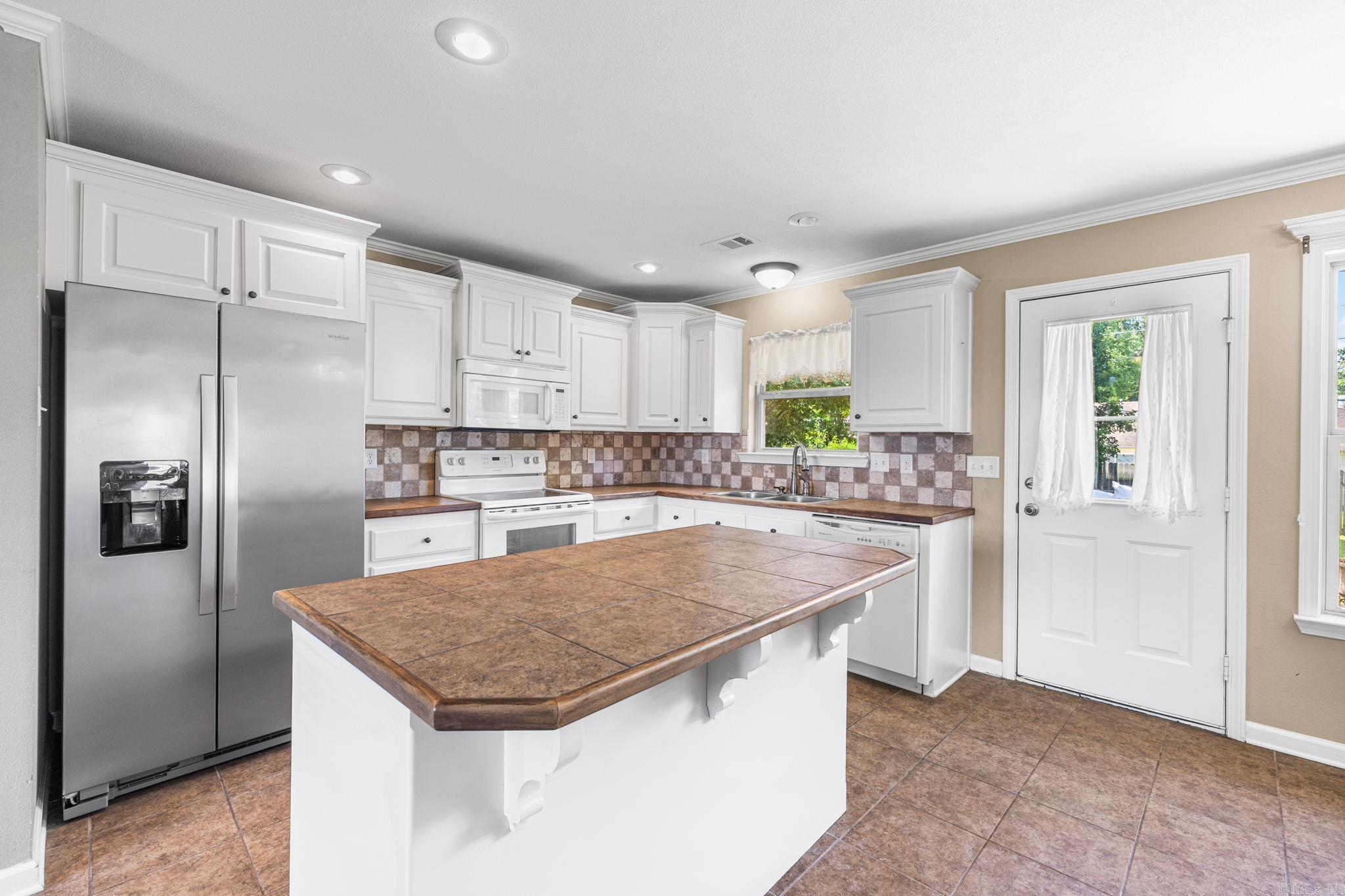913 Mesquite Trail