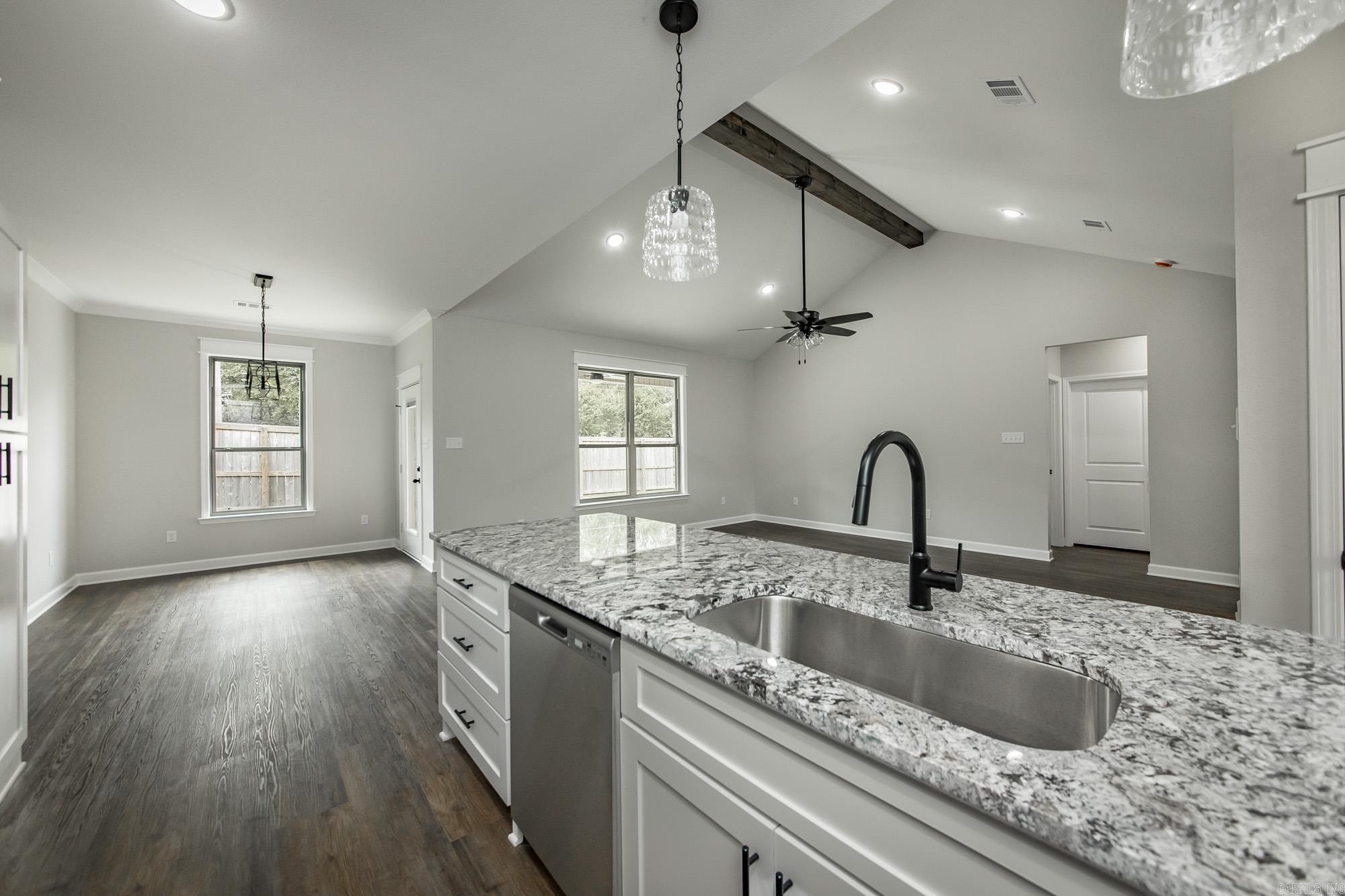 942 Villa Vista Circle
