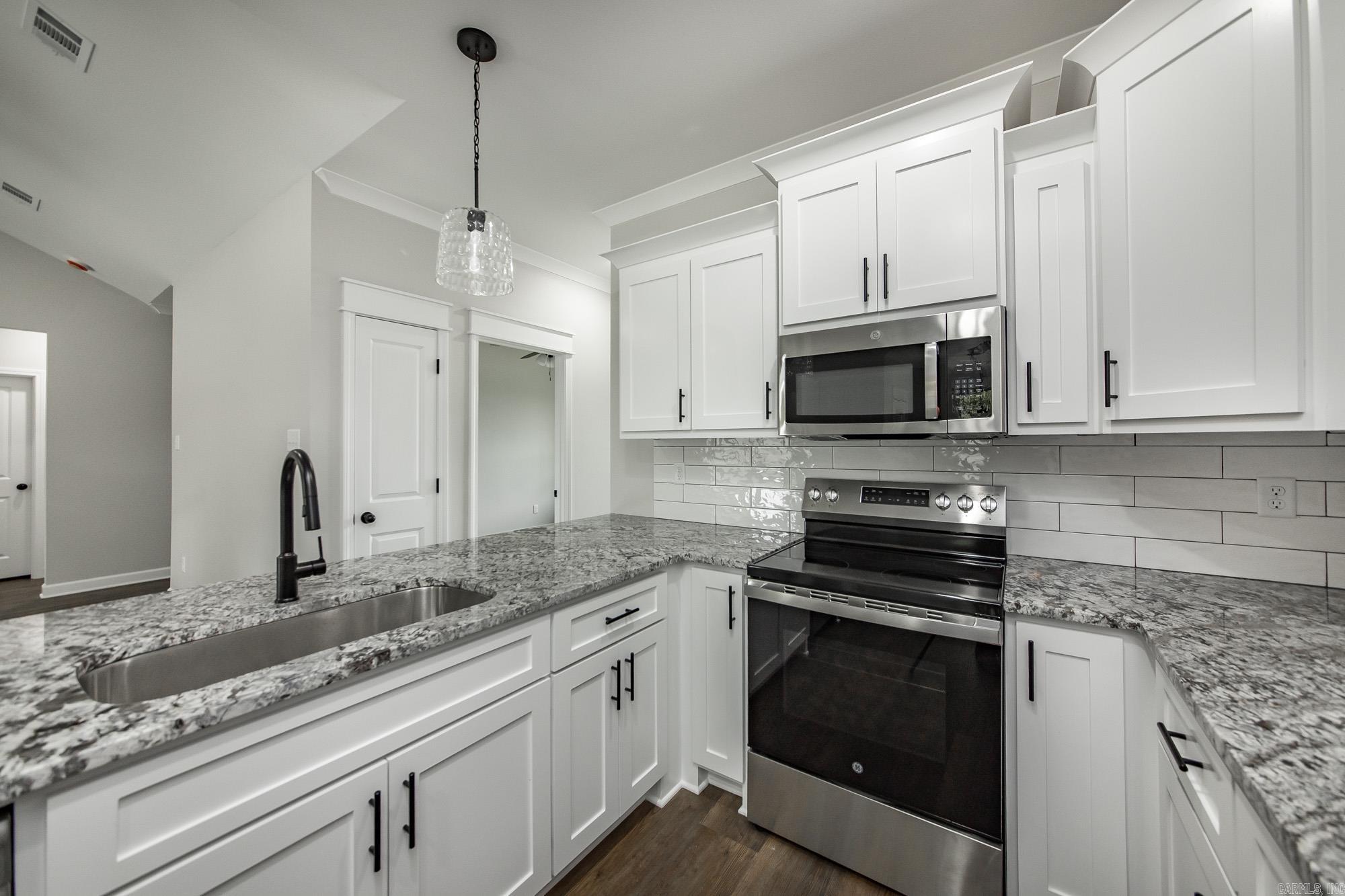 942 Villa Vista Circle