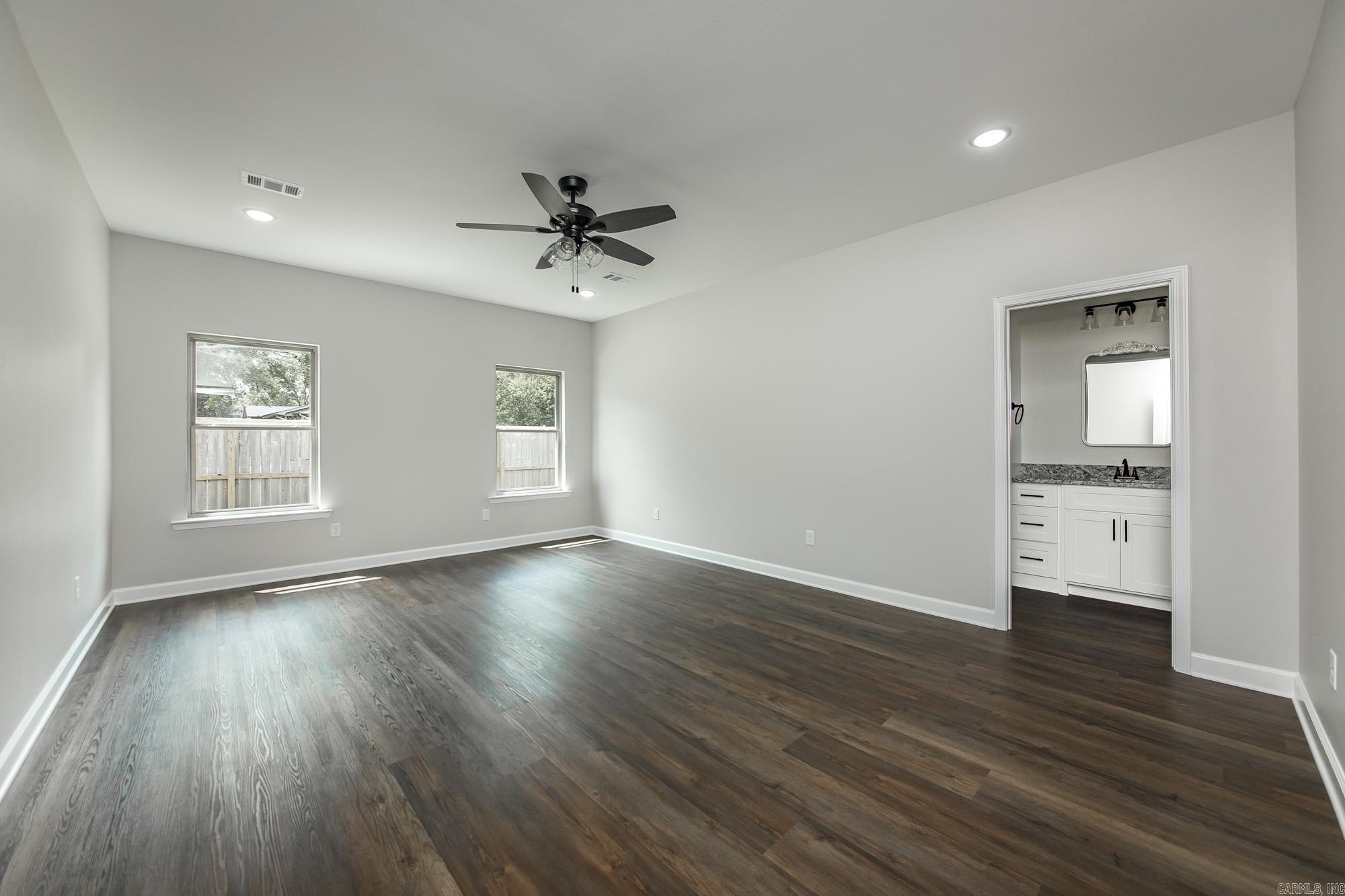 942 Villa Vista Circle