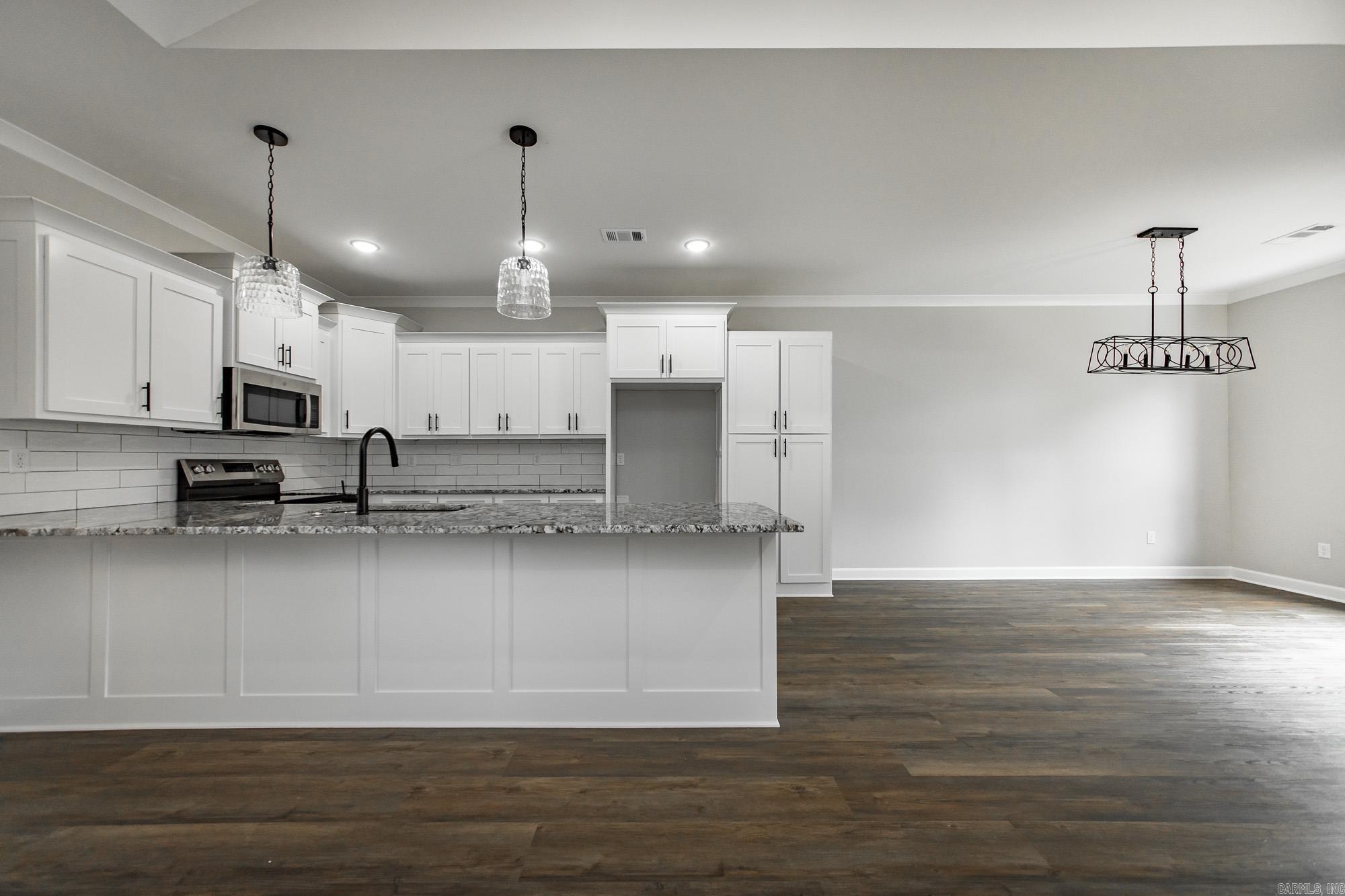 942 Villa Vista Circle