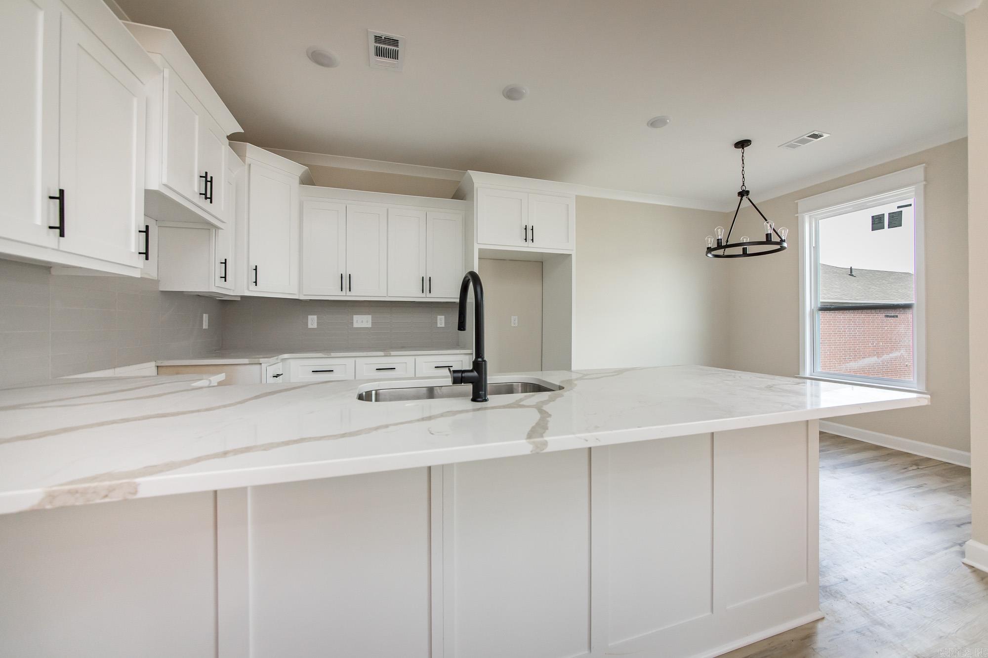 944 Villa Vista Circle