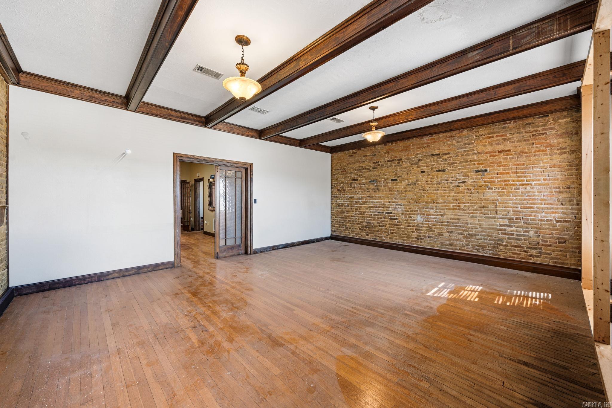102 NW Front Street Unit: Suite 2