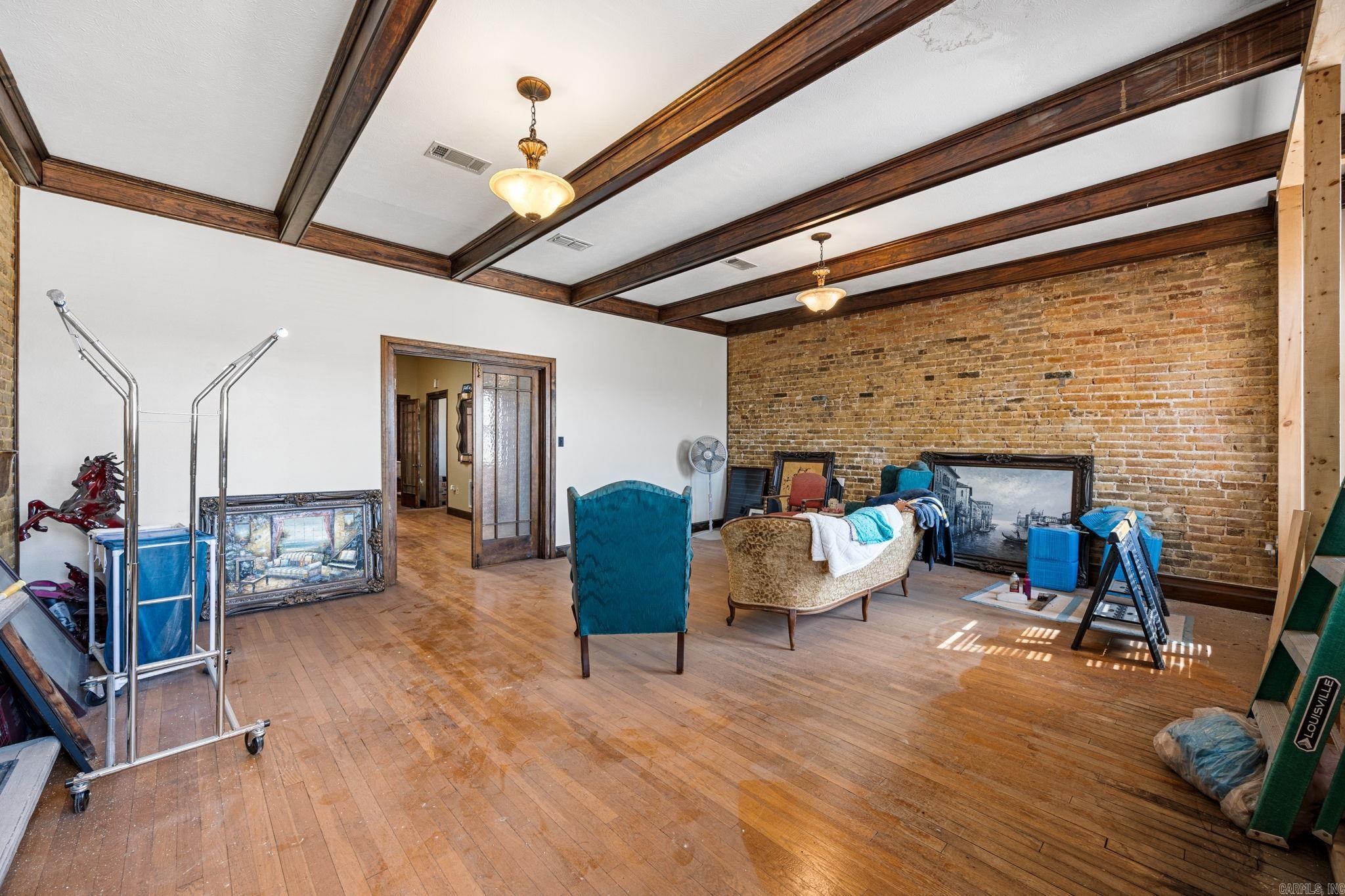 102 NW Front Street Unit: Suite 2