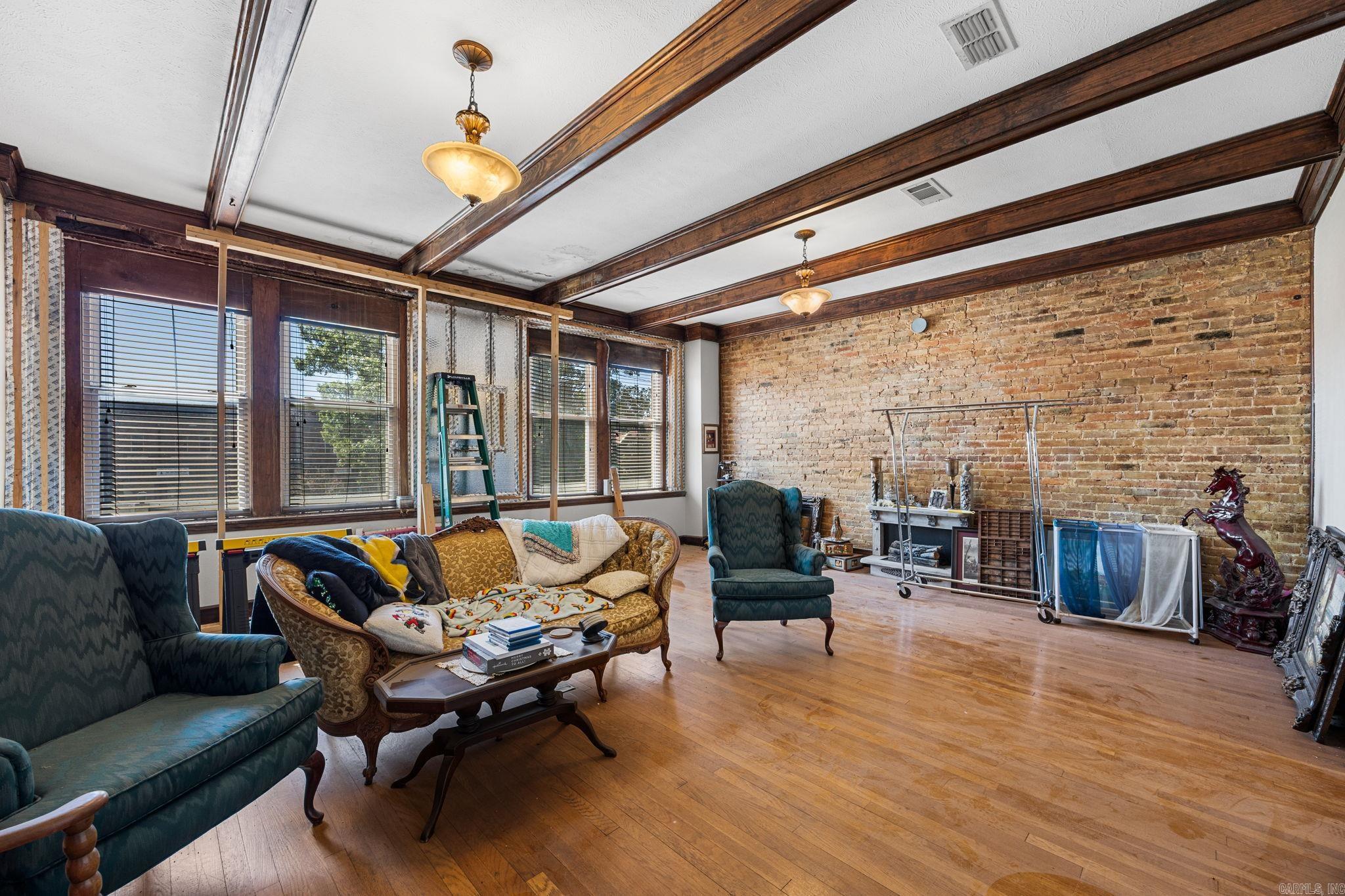 102 NW Front Street Unit: Suite 2