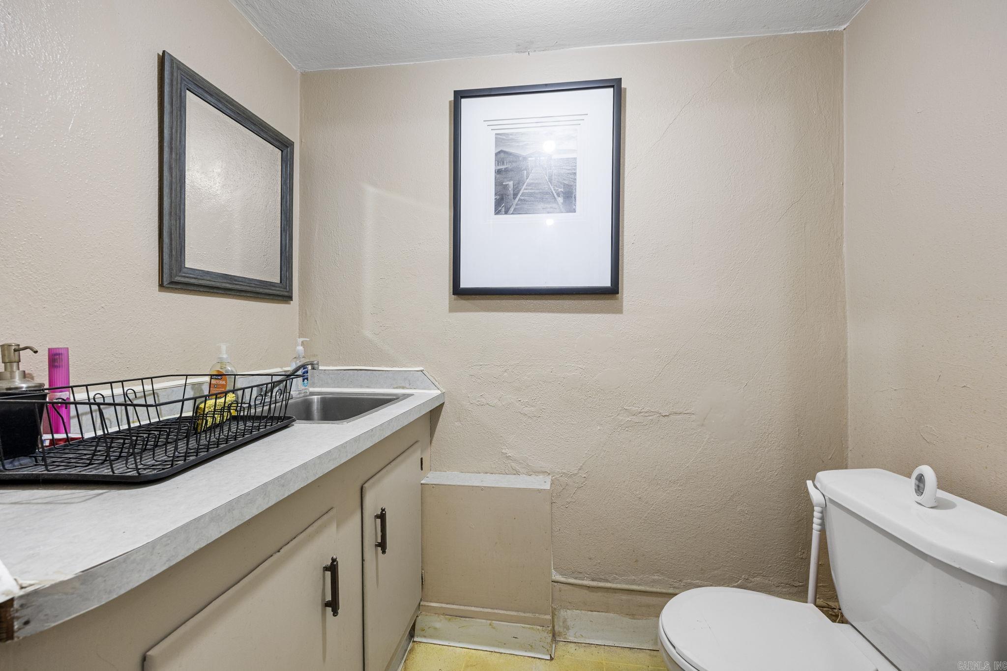 102 NW Front Street Unit: Suite 2