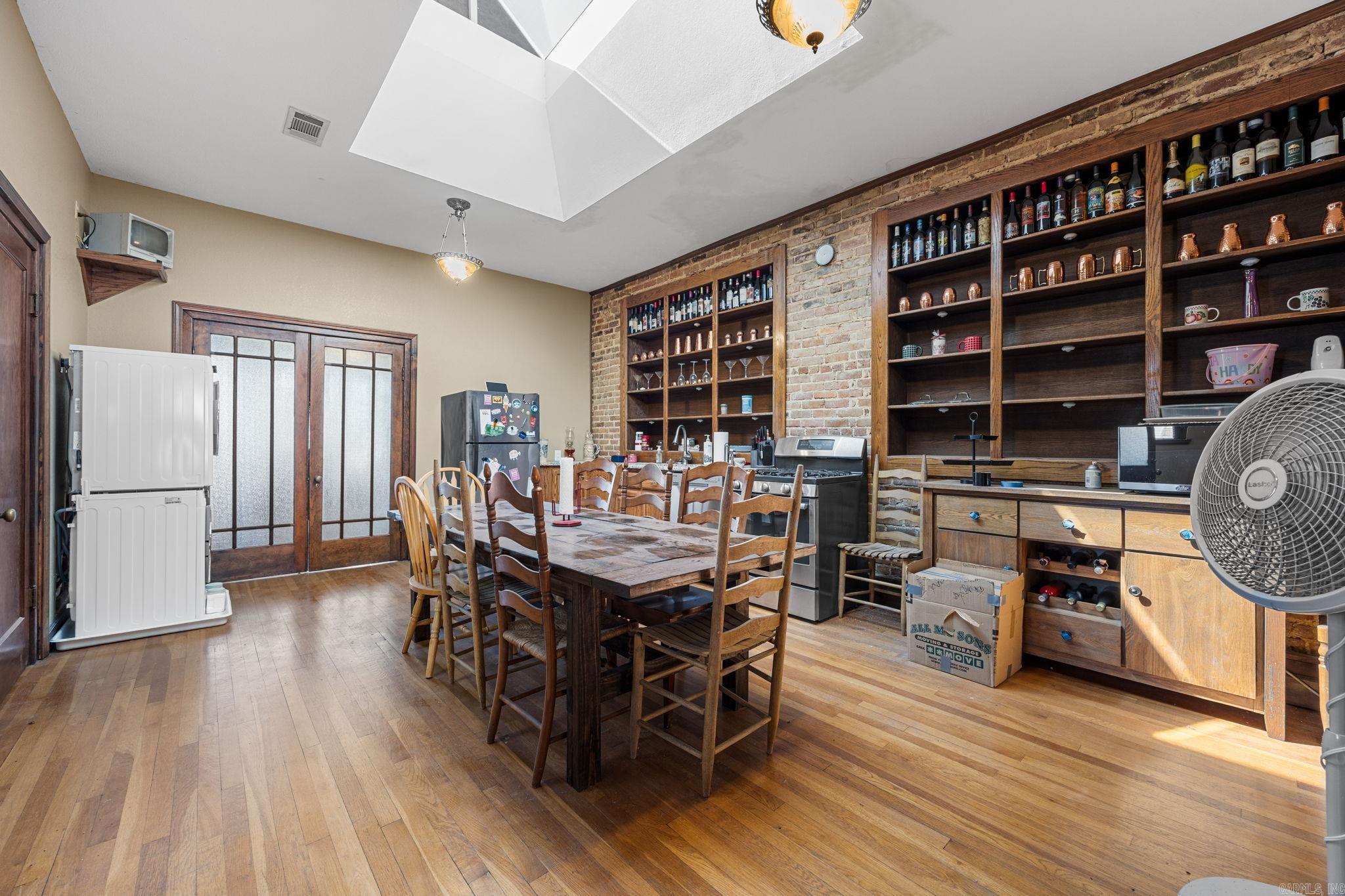 102 NW Front Street Unit: Suite 2