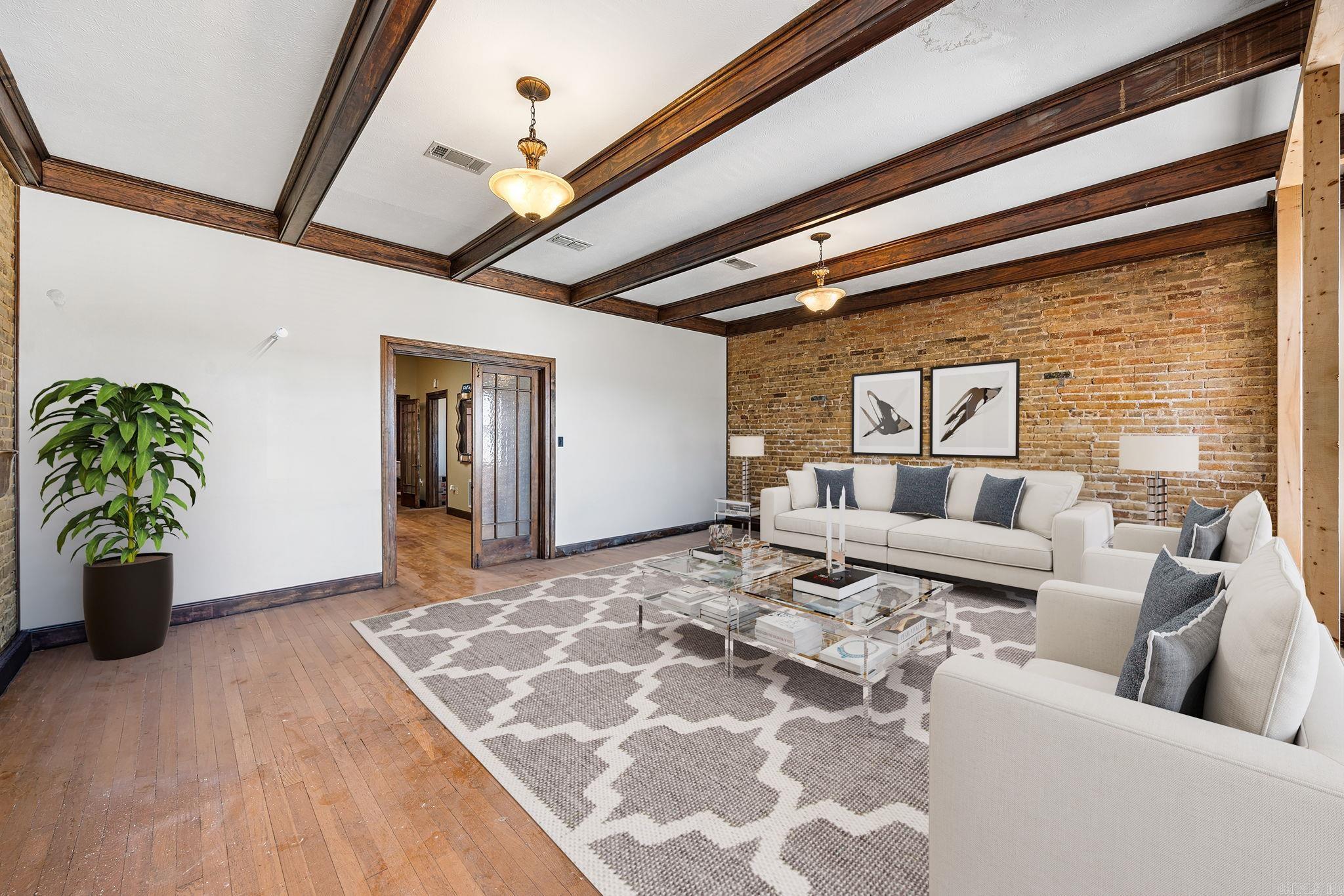 102 NW Front Street Unit: Suite 2