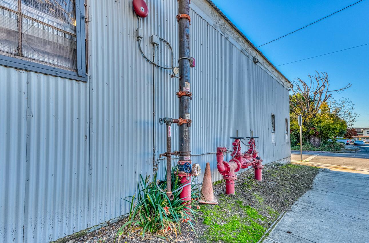 27 Monterey ST