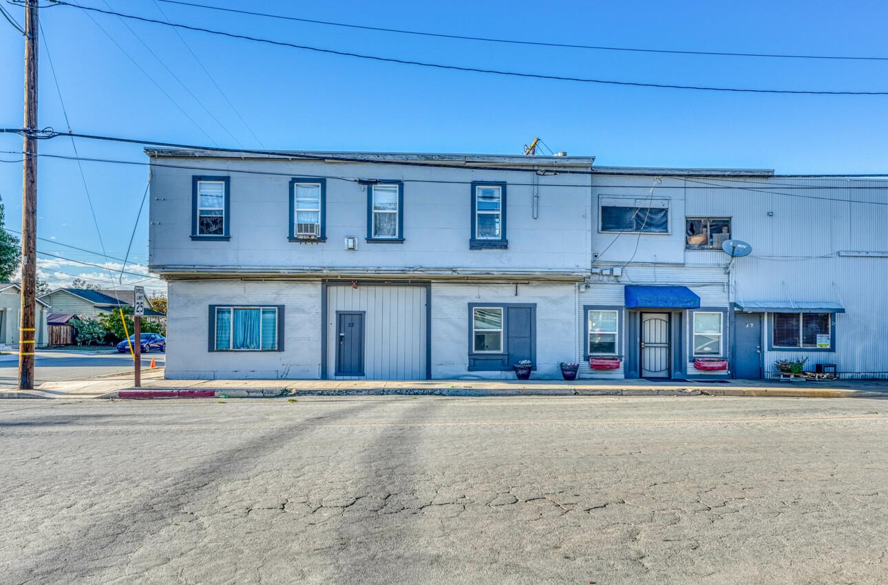 27 Monterey ST