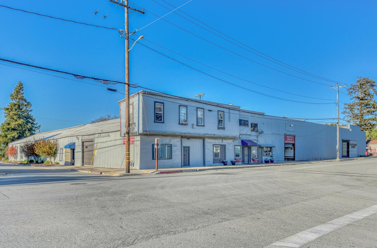 27 Monterey ST