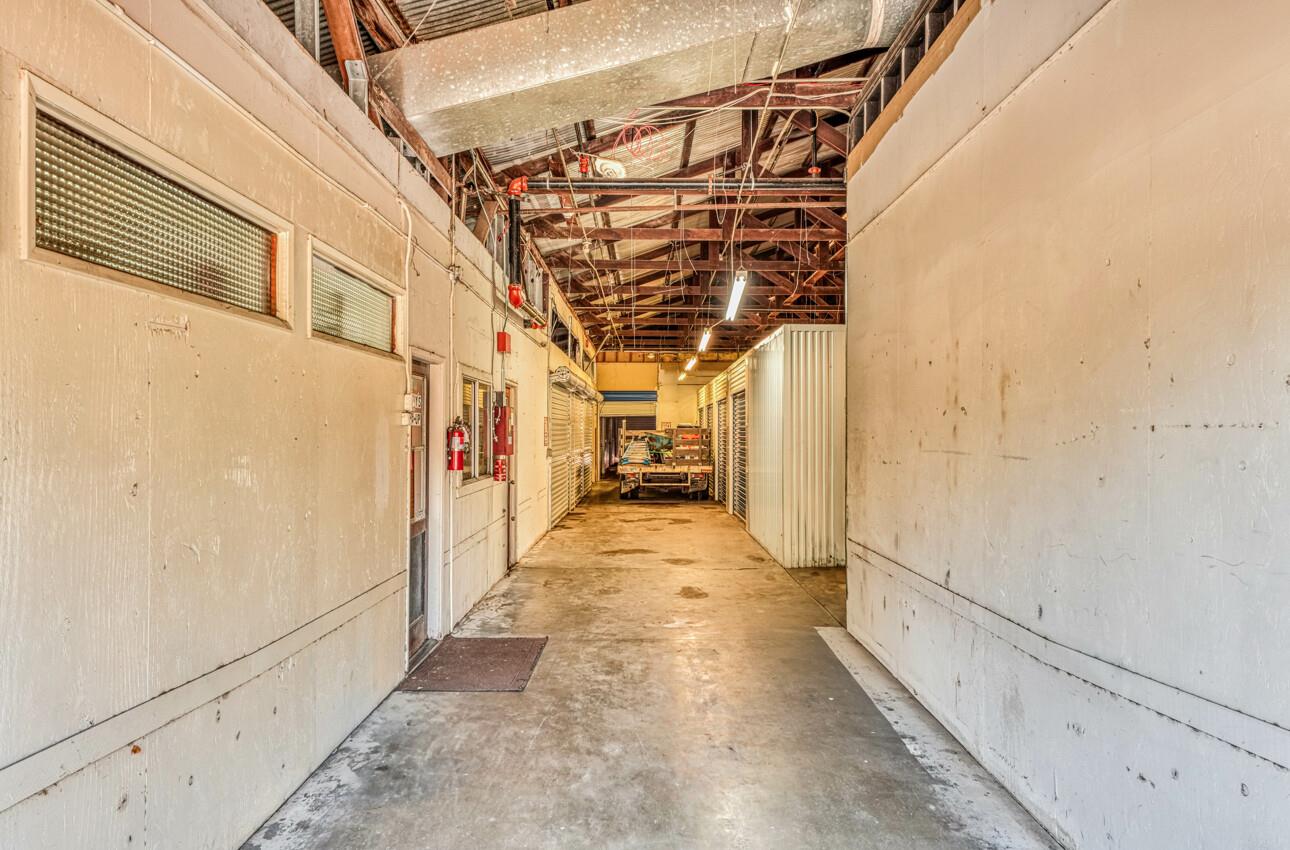 27 Monterey ST