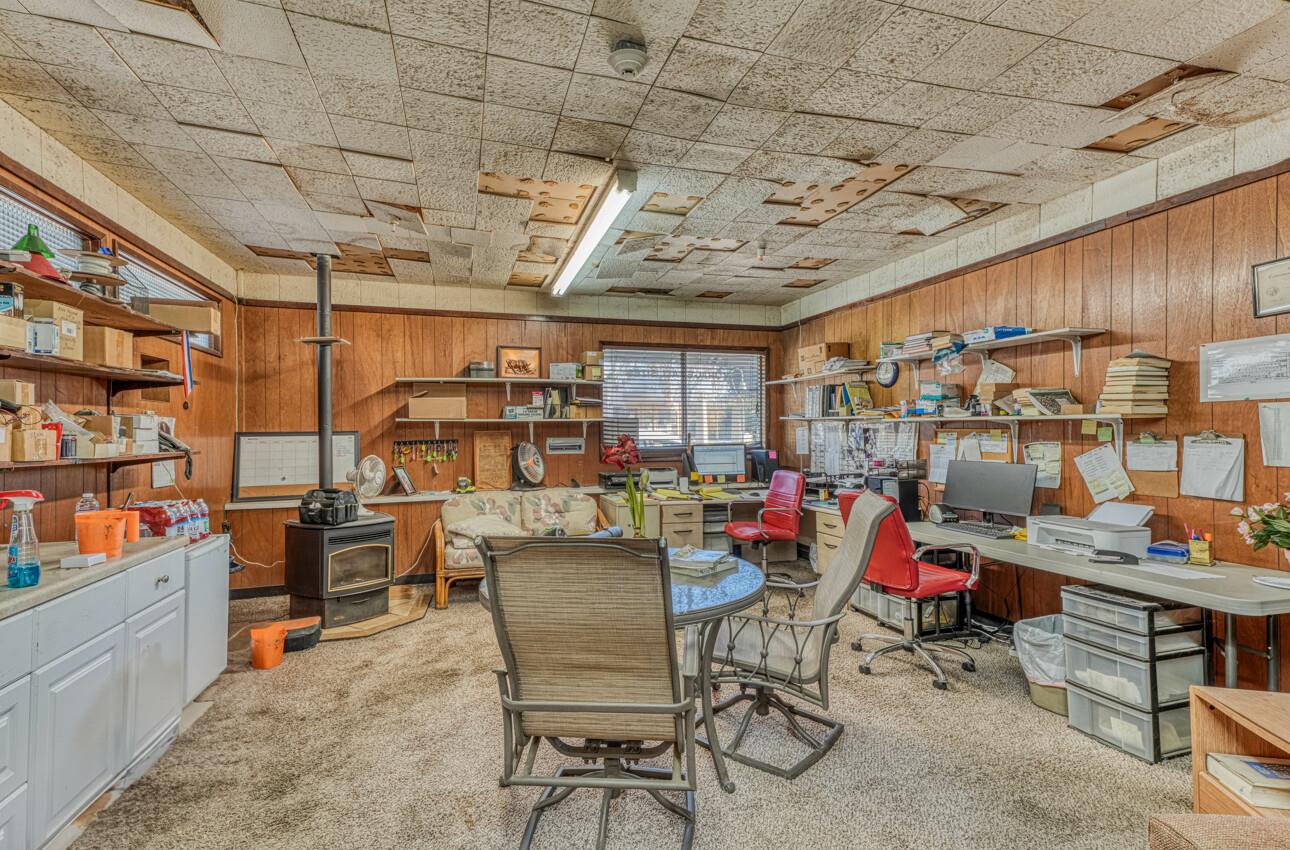 27 Monterey ST