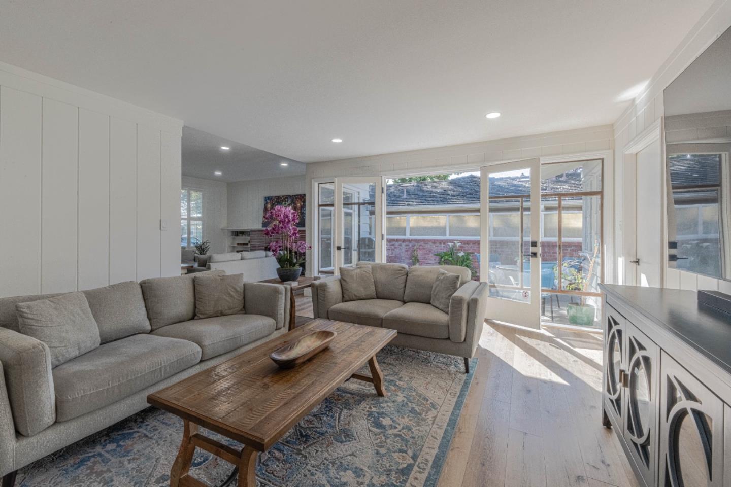 239 Oak Street